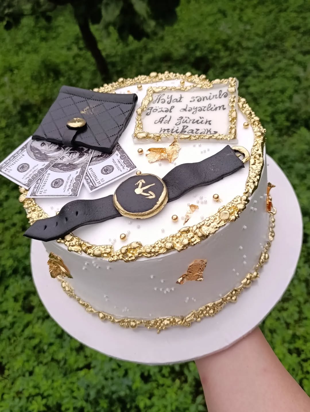 Ad Günü və Qadın Tortları