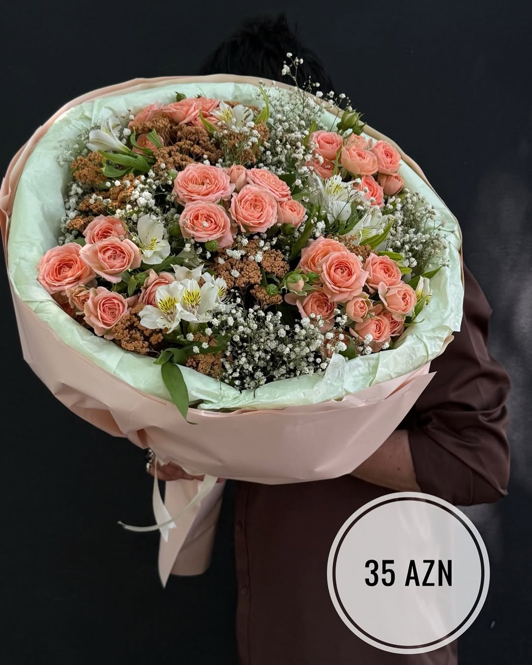 Kustavoy Qızılgül Buketləri