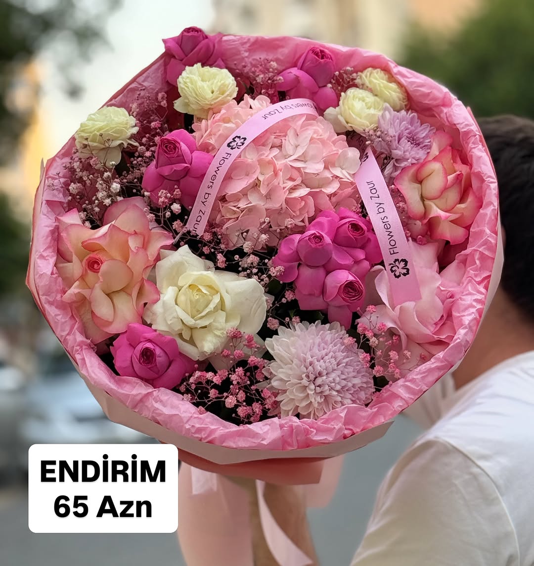 Gül Səbətləri və Qutularda Gül Kompozisiyaları