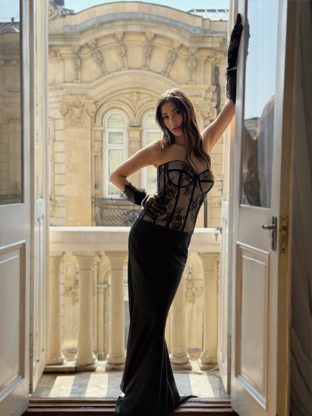 Fərdi Tikiliş və Couture Geyimlərin Sifarişi