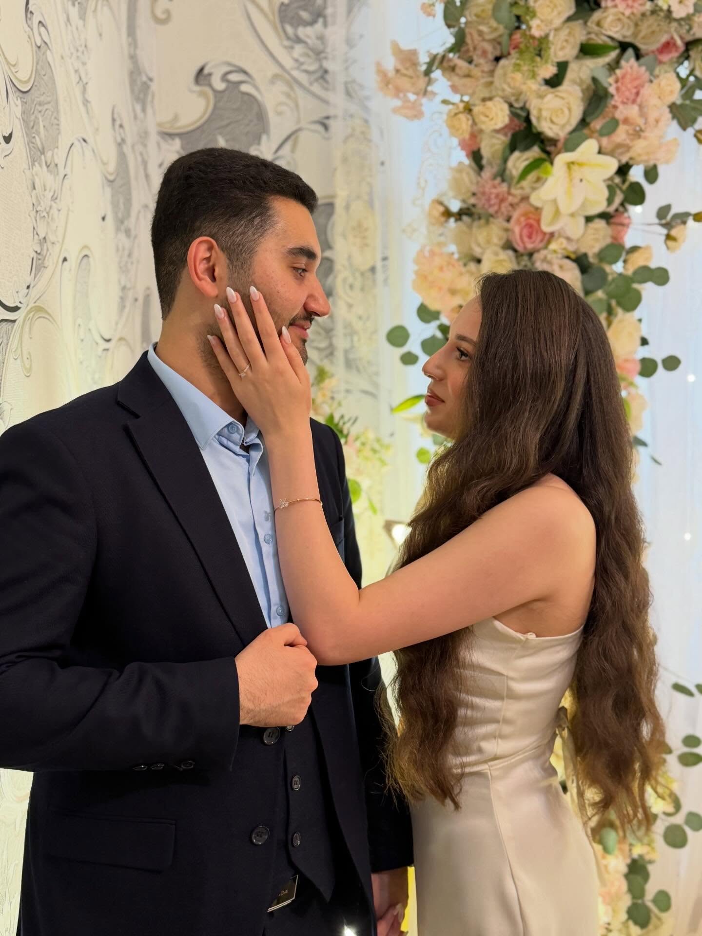 Molbert Güzgü və Qarşılama Stendi Dekoru