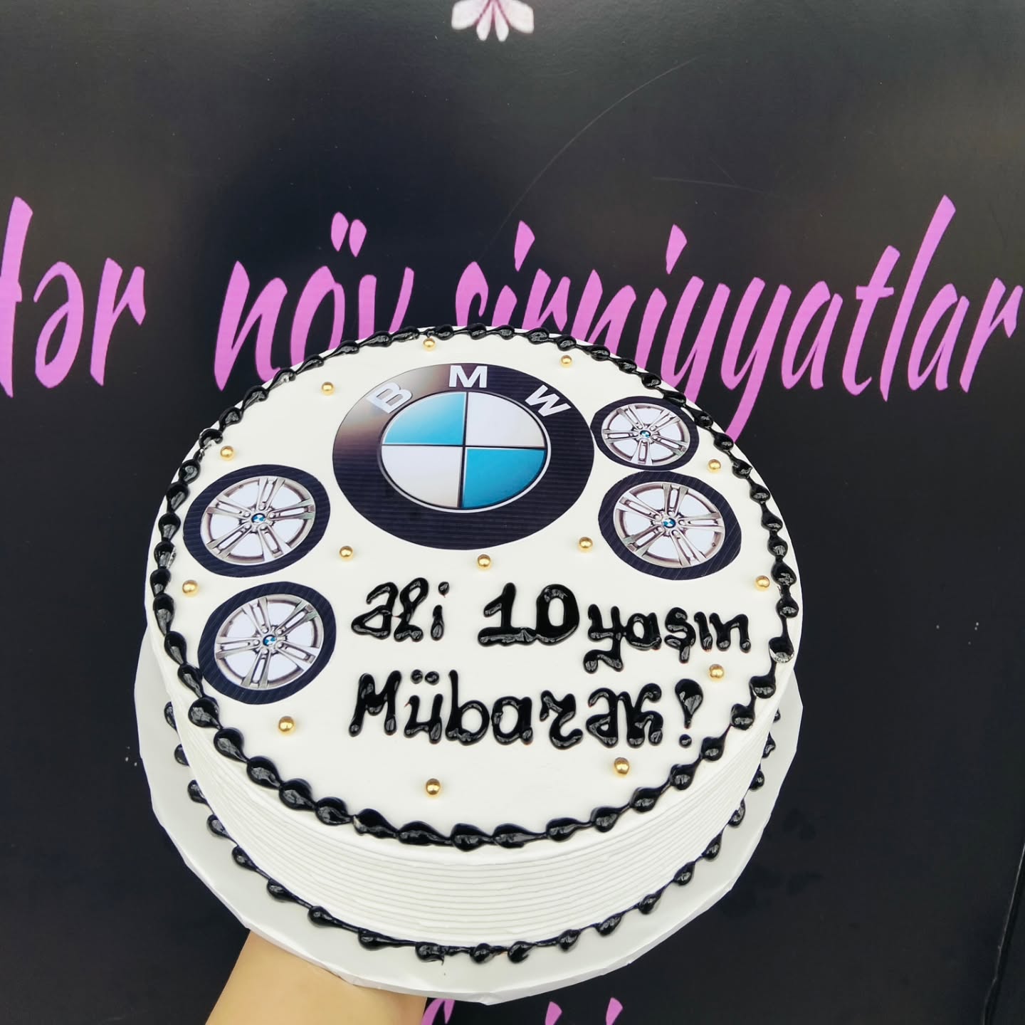 Ad Günü və Xüsusi Gün Tortları