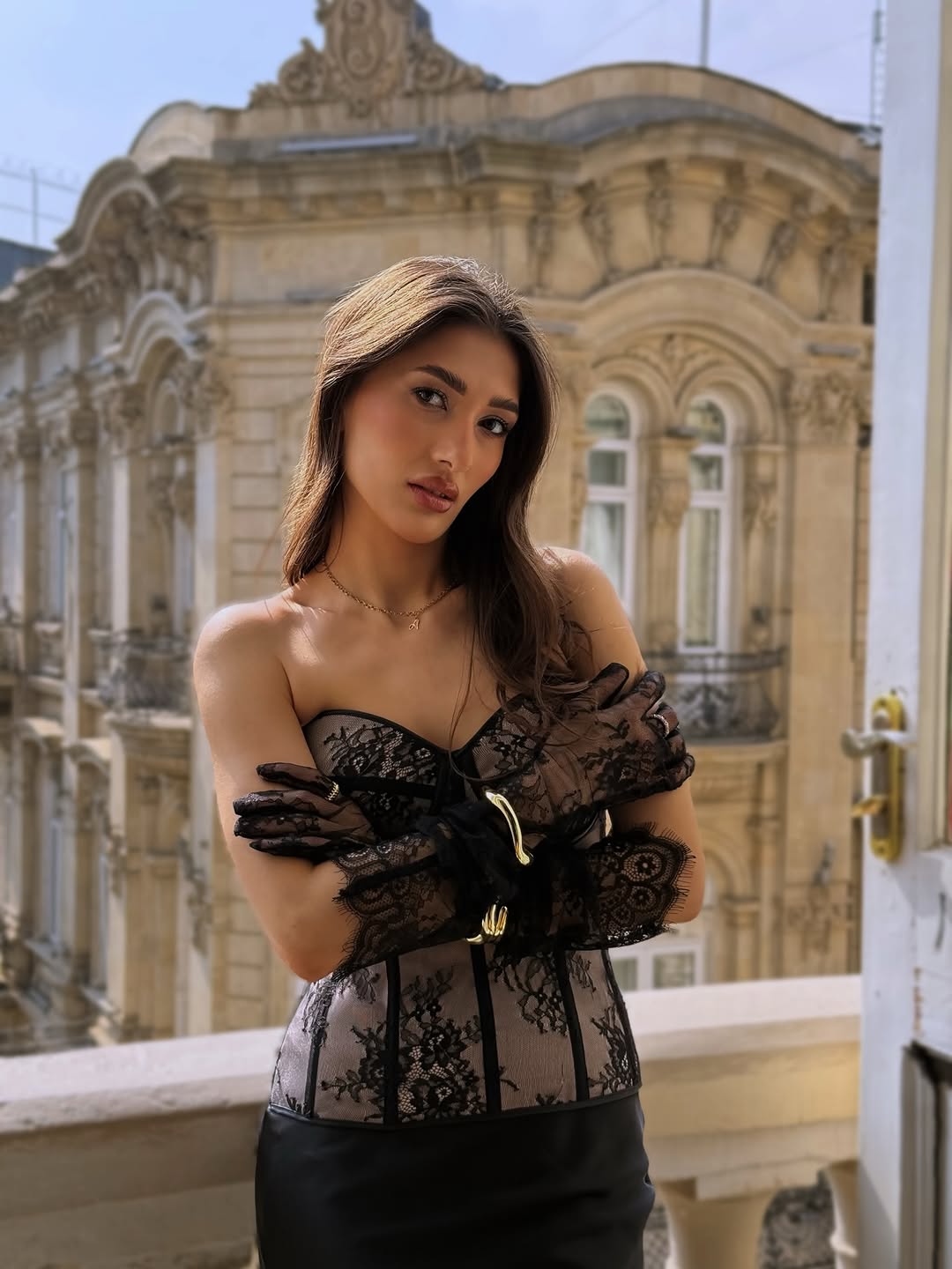 Fərdi Tikiliş və Couture Geyimlərin Sifarişi