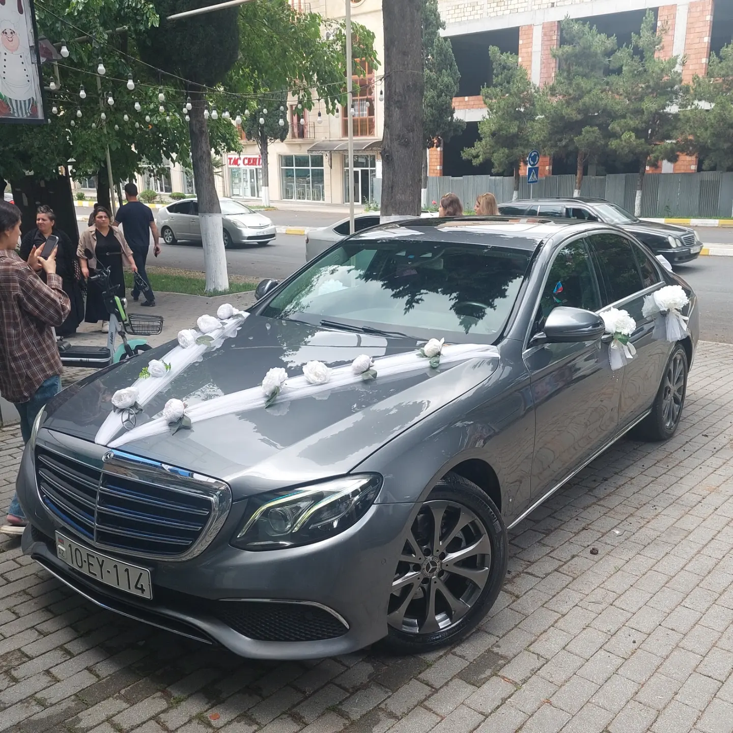 Gəlin və Toy Maşınlarının Bəzədilməsi