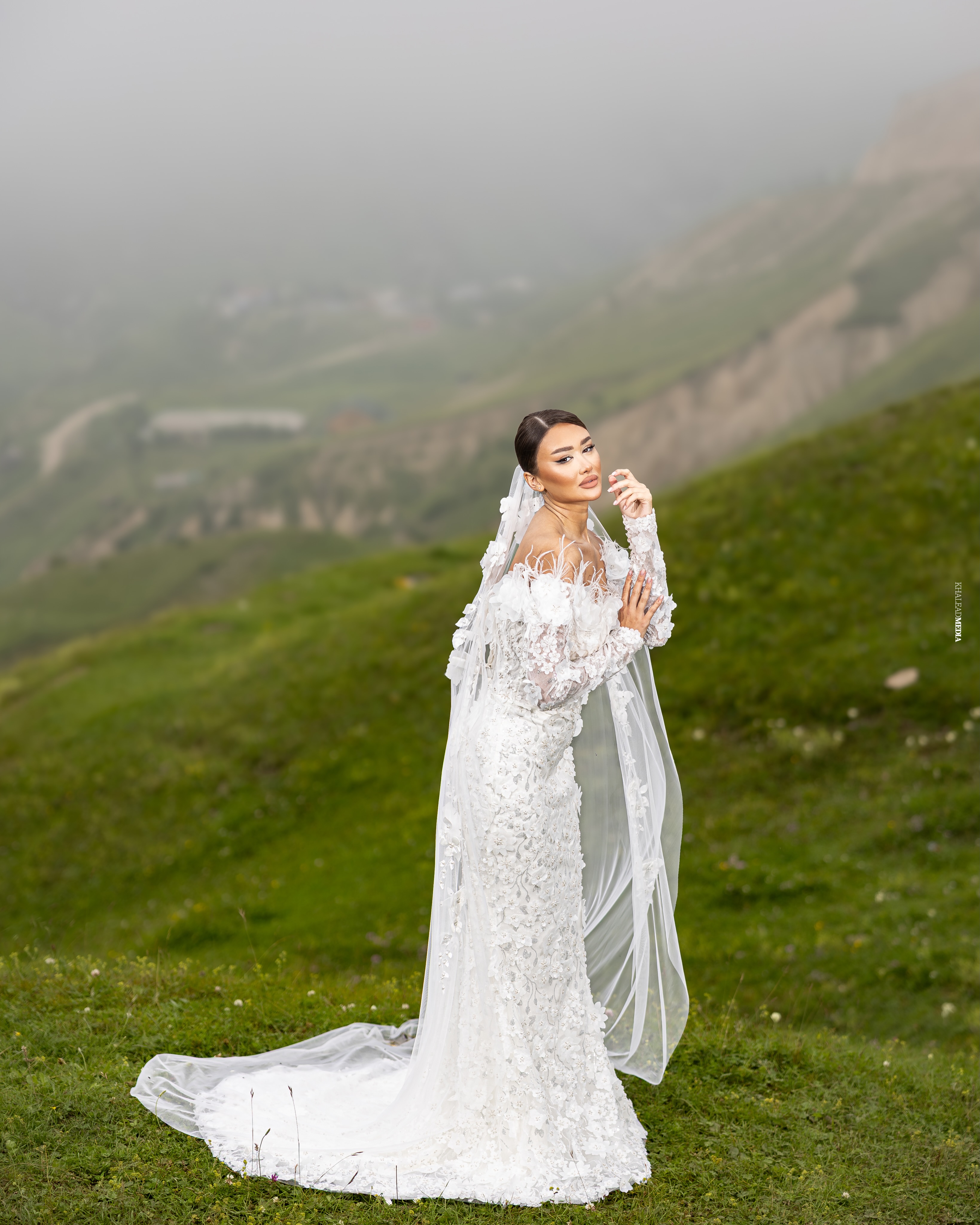 Zərif Balıq Model Gəlinliklər