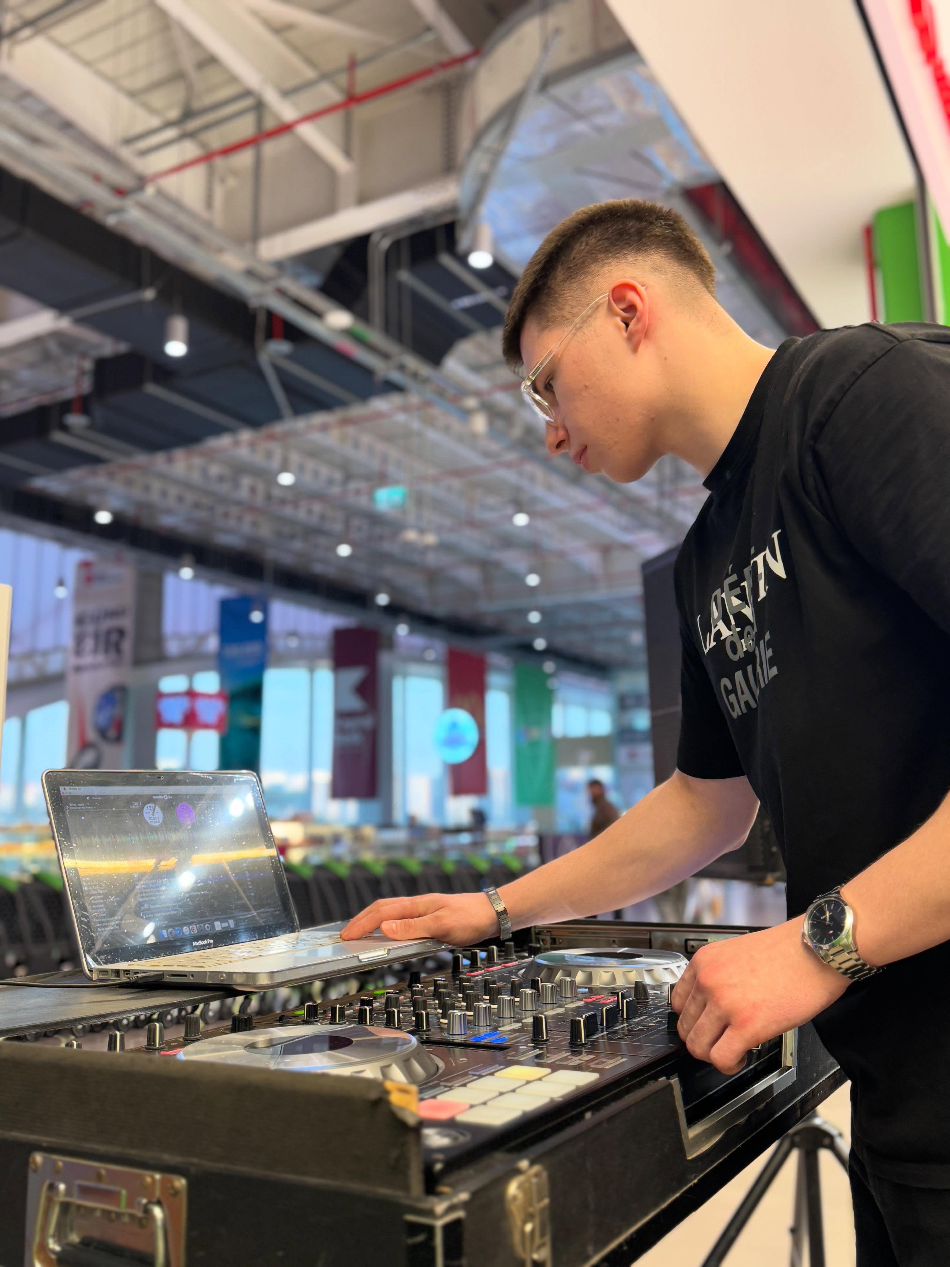 DJ TIMURR