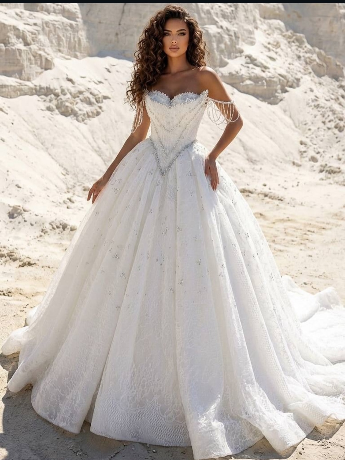 Qabarıq (Ball-Gown) Gəlinliklər