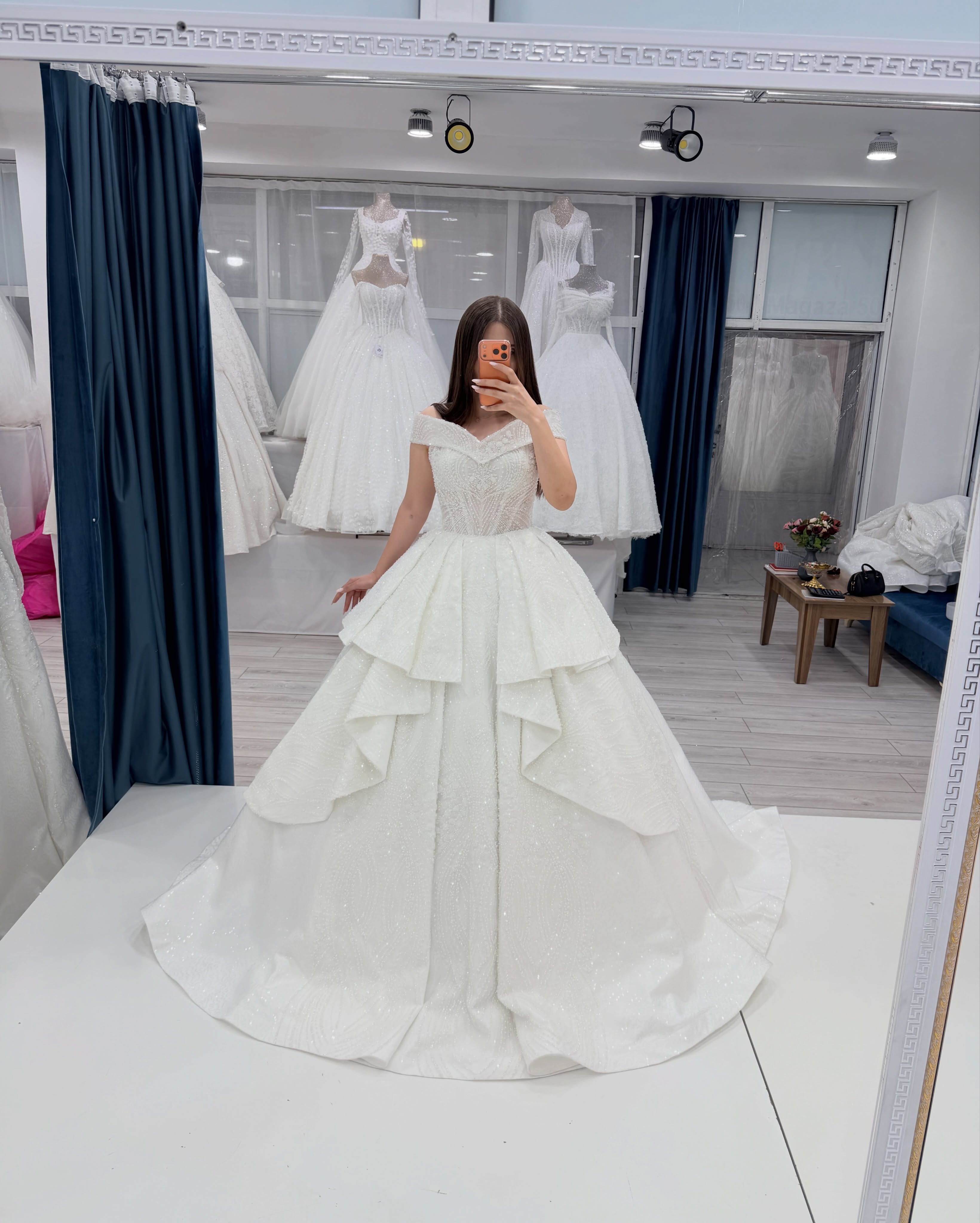 Qabarıq Model Gəlinliklər