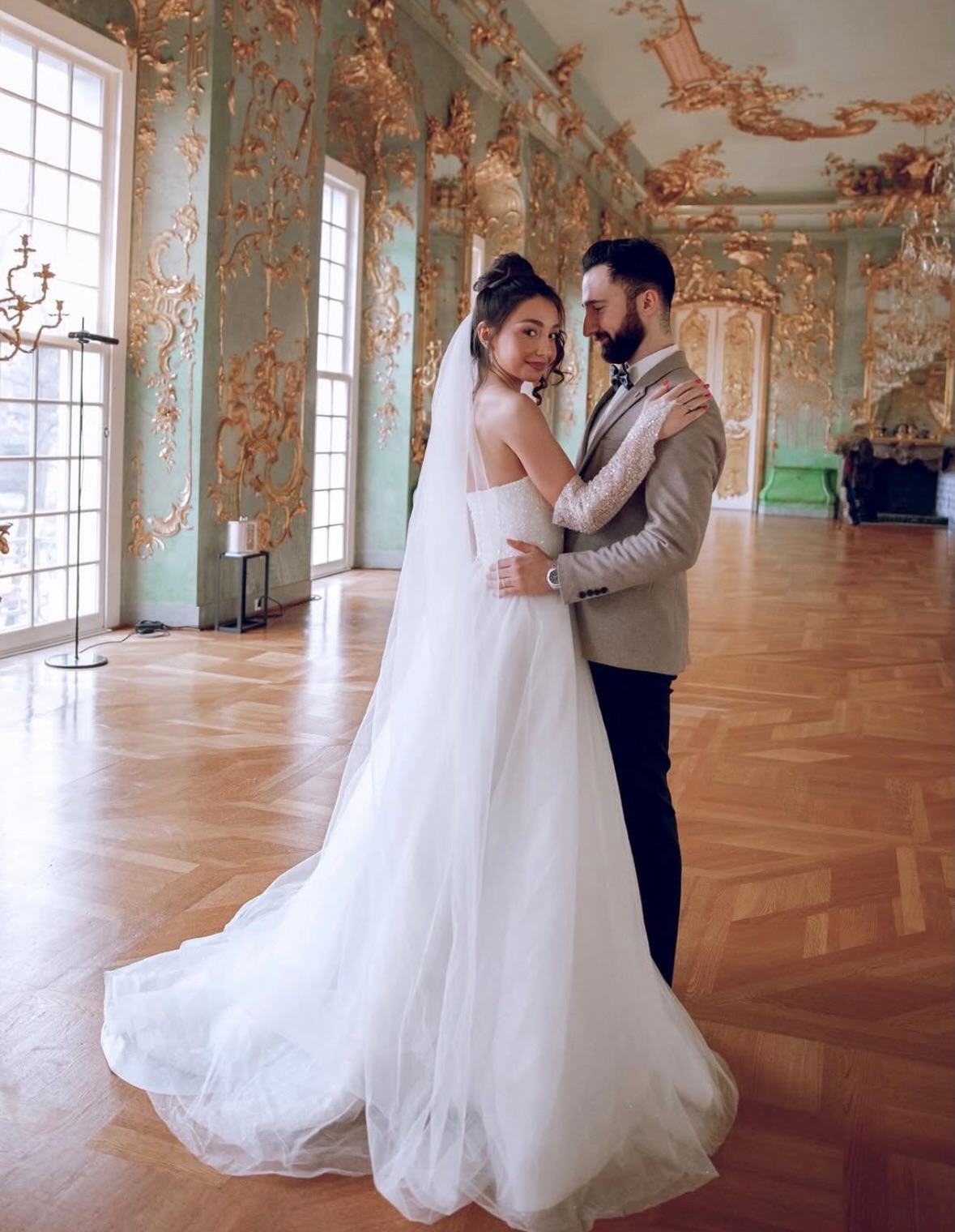 Sadə və Nikah Gəlinliklərinin Kirayəsi