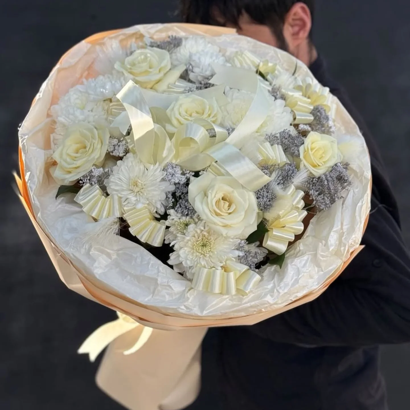 Gül Səbətləri və Hədiyyəlik Kompozisiyalar