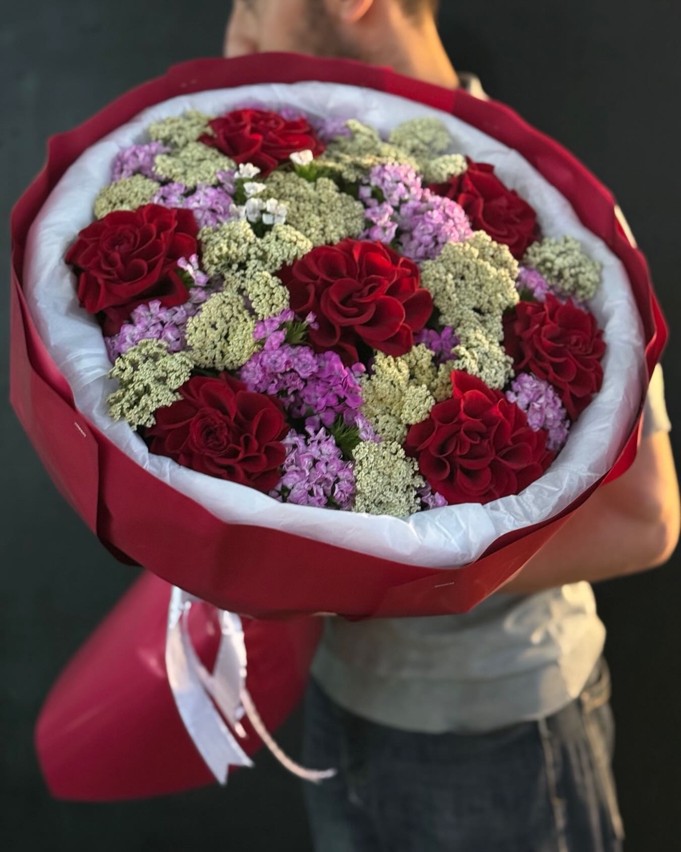 Kustavoy Qızılgül Buketləri