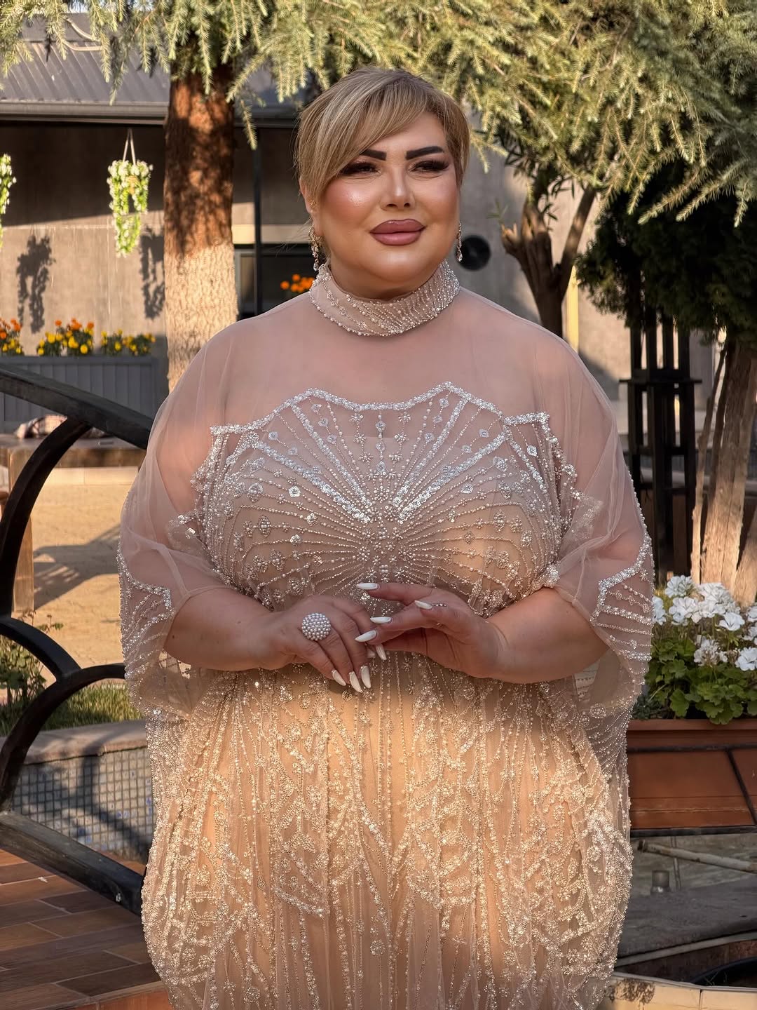 Böyük Bədən Ziyafət Libasları
