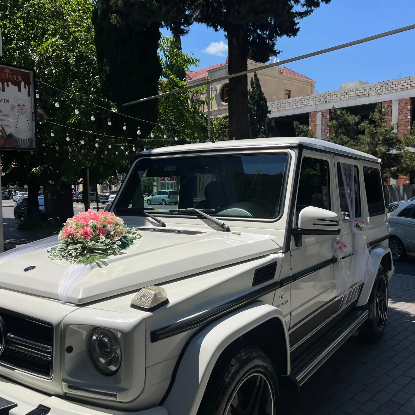 Gəlin və Toy Maşınlarının Bəzədilməsi