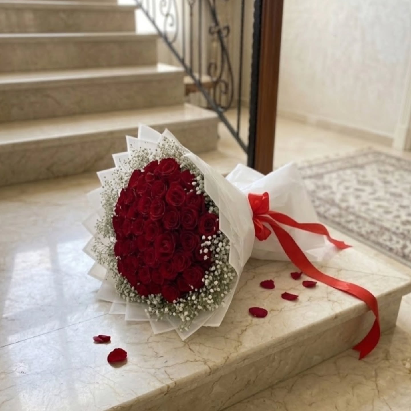 Gül Səbətləri və Kompozisiyalar