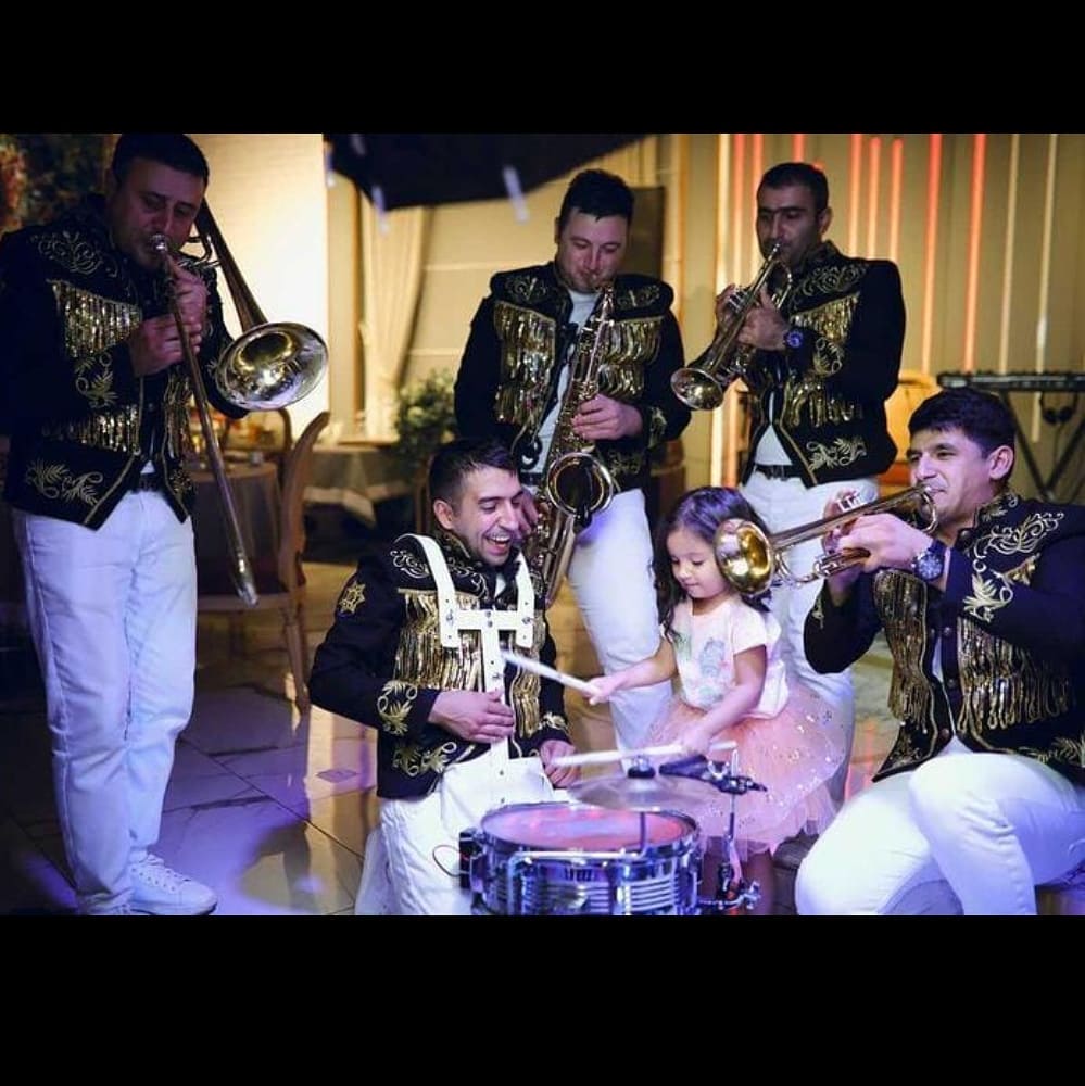 Toy və Şənliklər üçün Canlı Musiqi, DJ Xidməti