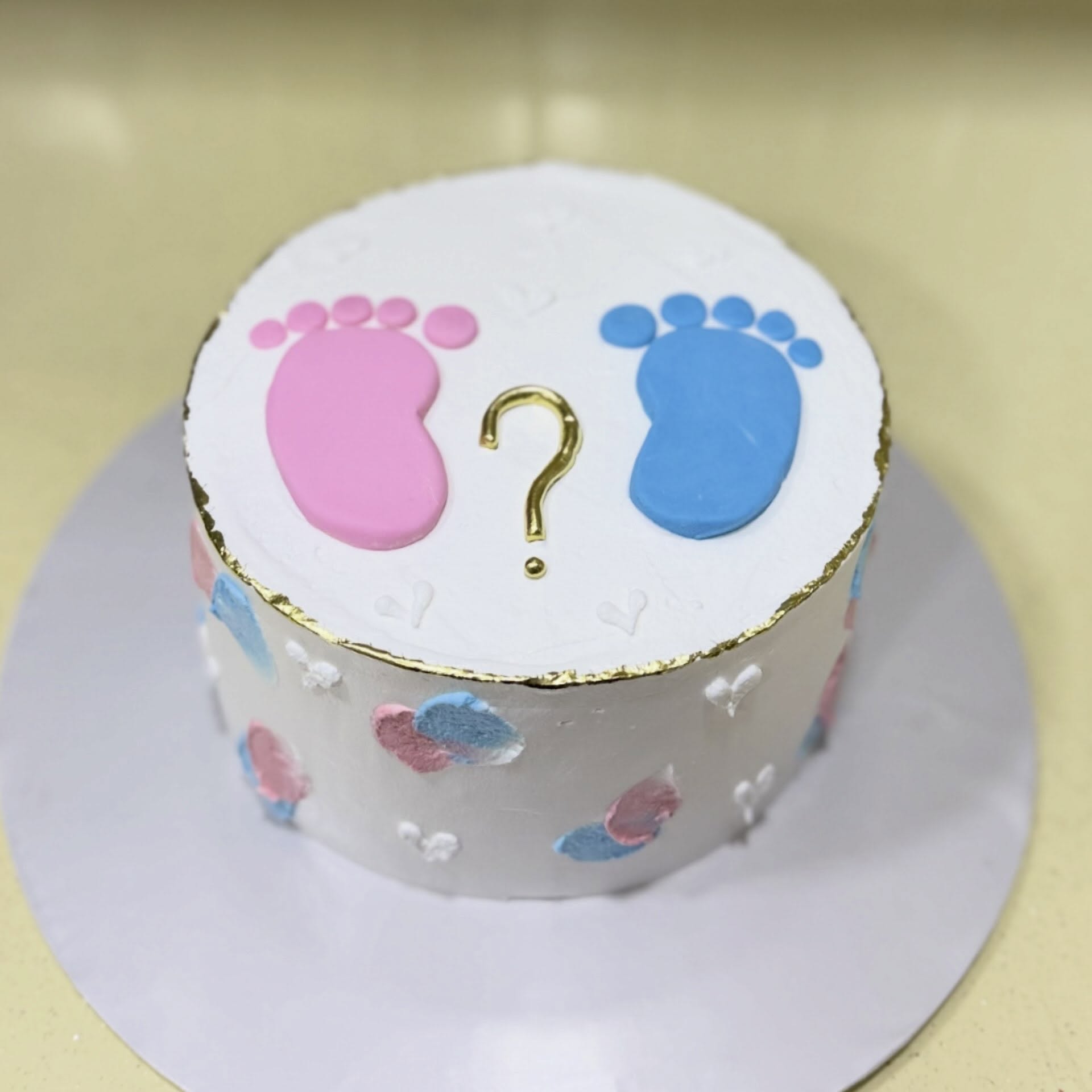 Uşaq və Gender Reveal Tortları