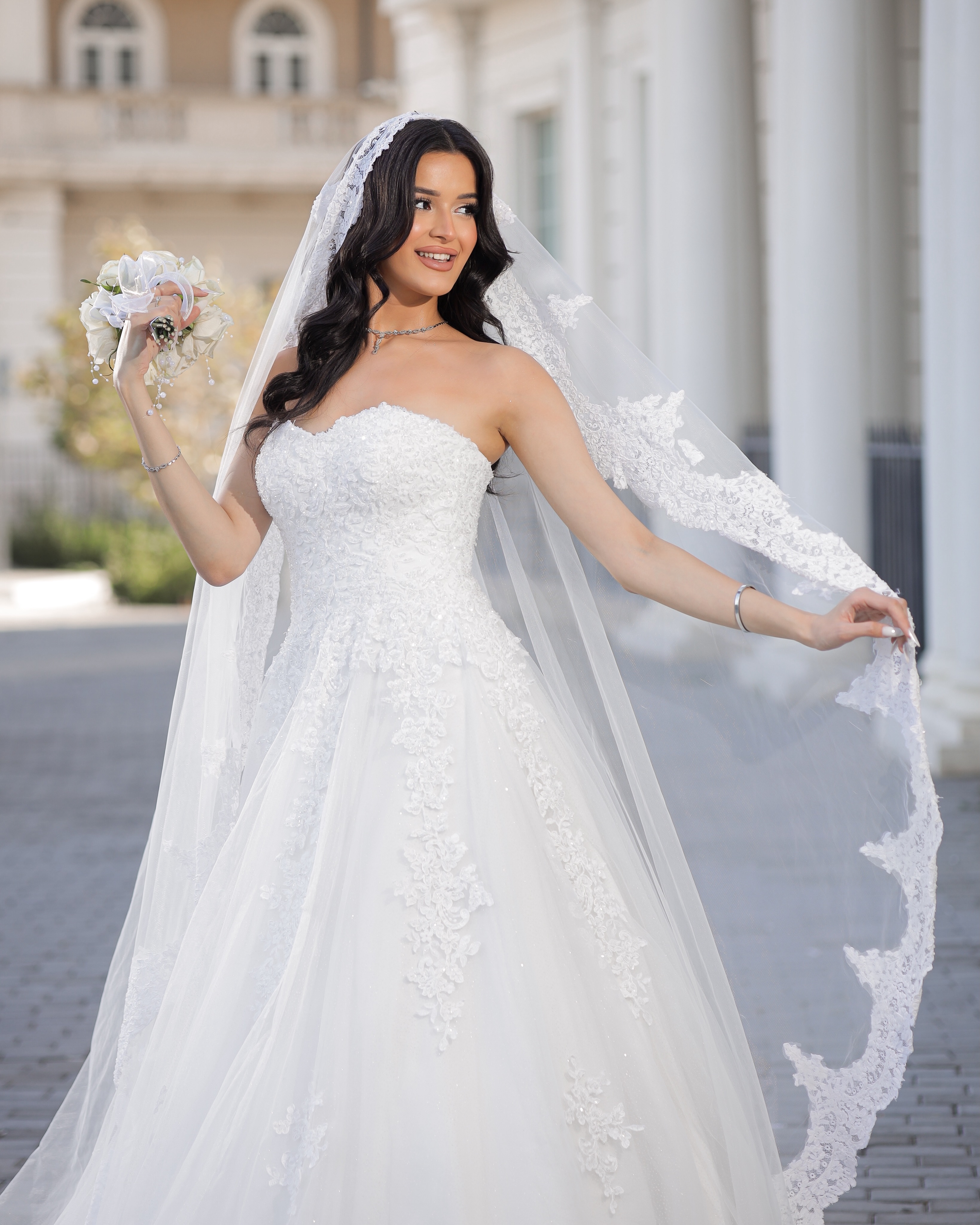 Klassik Balo və A-line Model Gəlinliklər