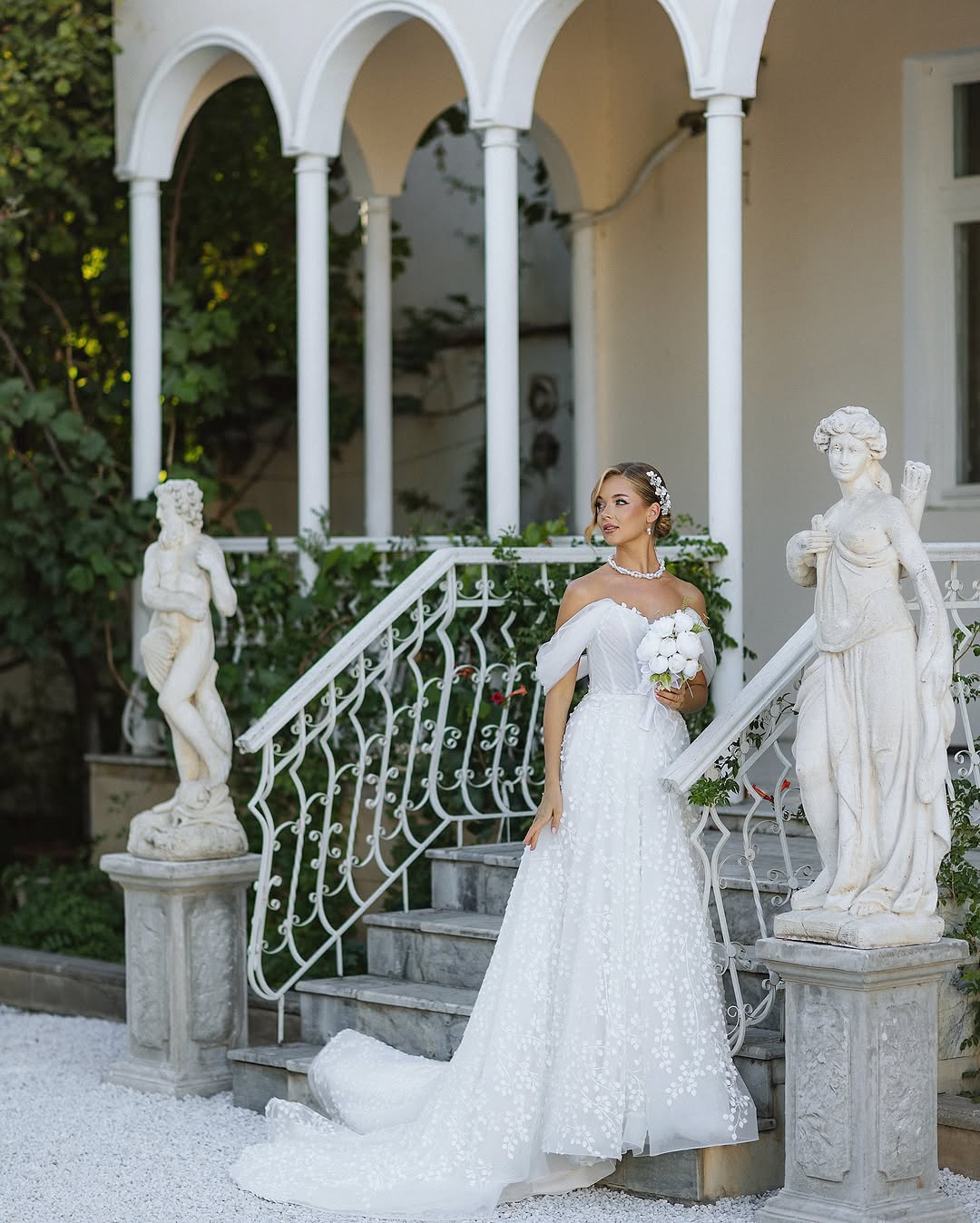 Klassik və Şahzadə Model Gəlinliklər