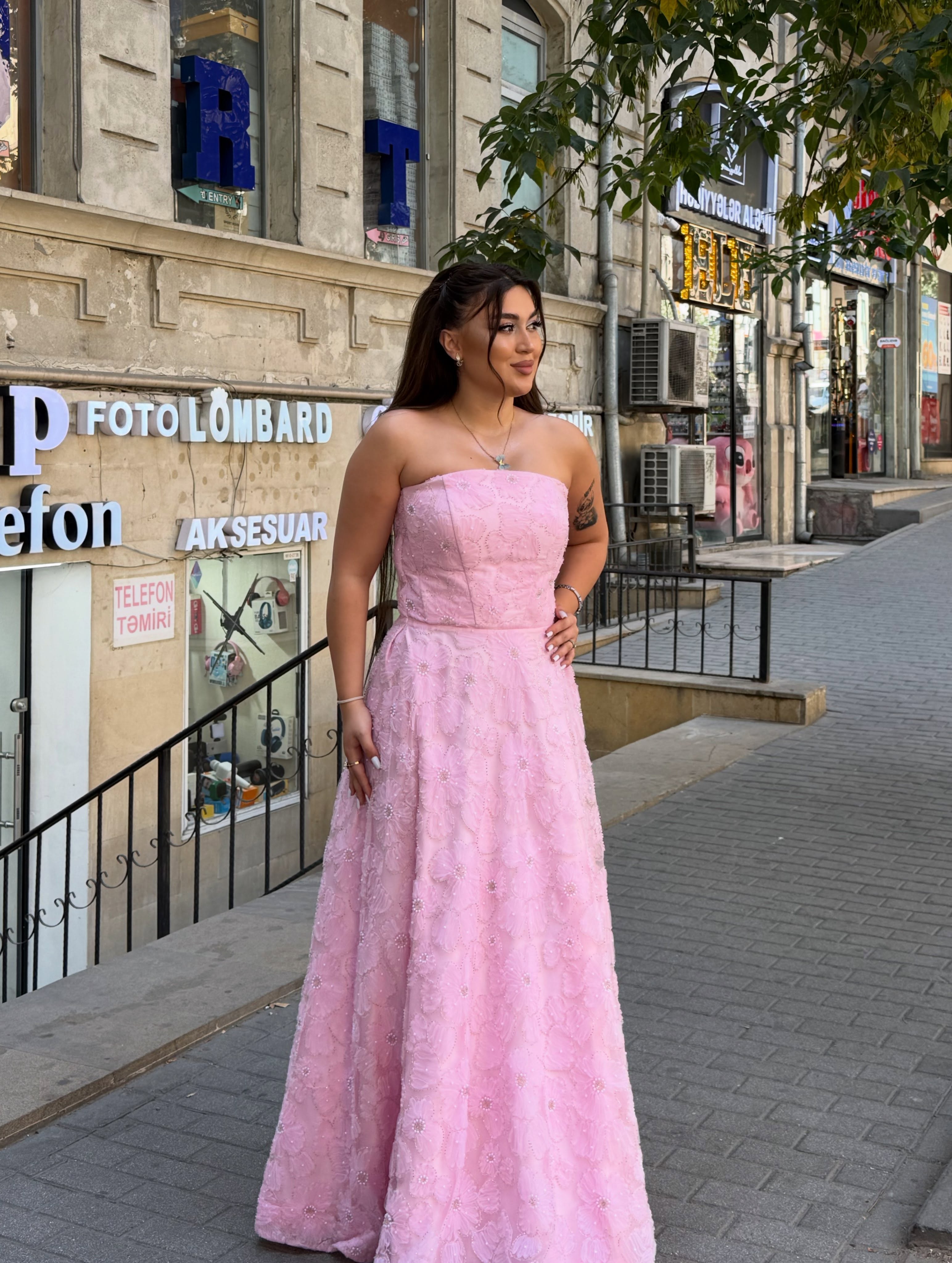 Ad Günü və Xüsusi Günlər Üçün Kirayə Ziyafət Geyimləri