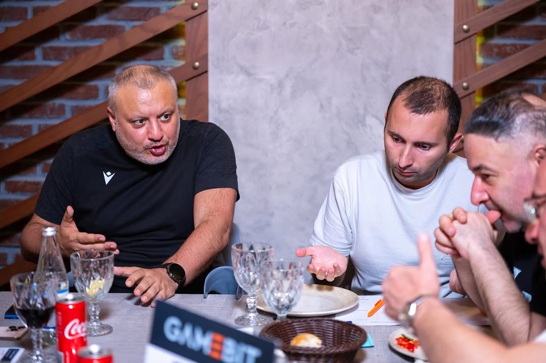 Mövsümi Liqa və Komanda Çempionatları