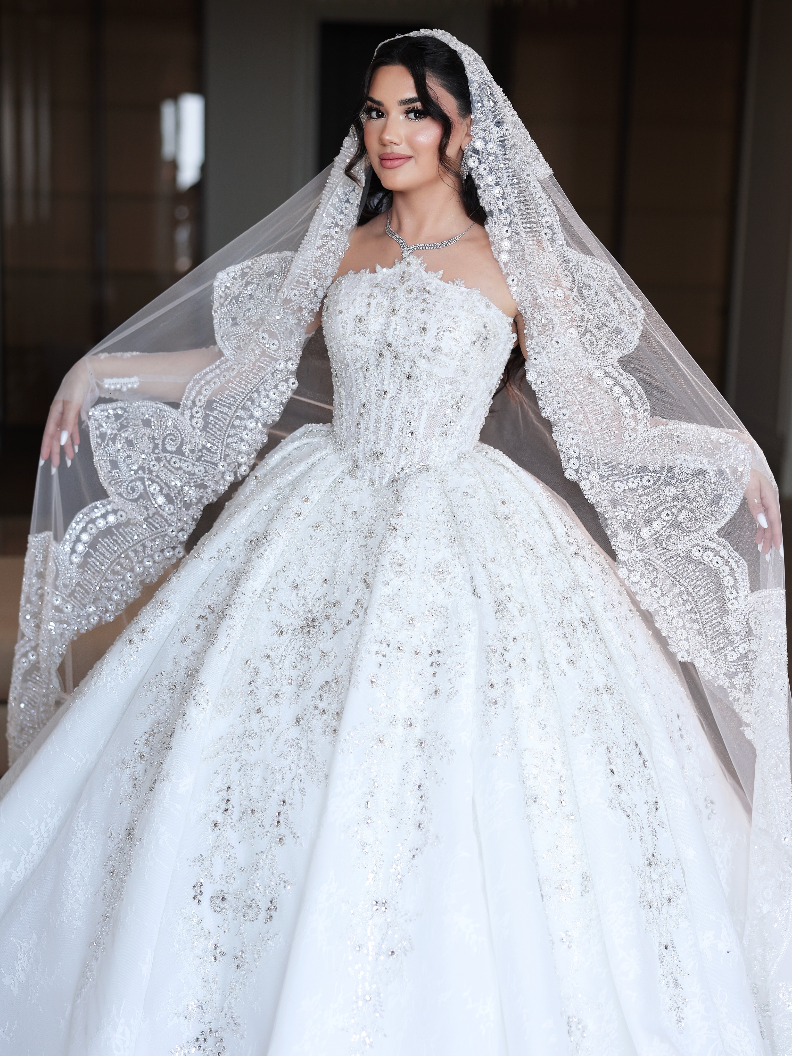 Klassik Balo və A-line Model Gəlinliklər
