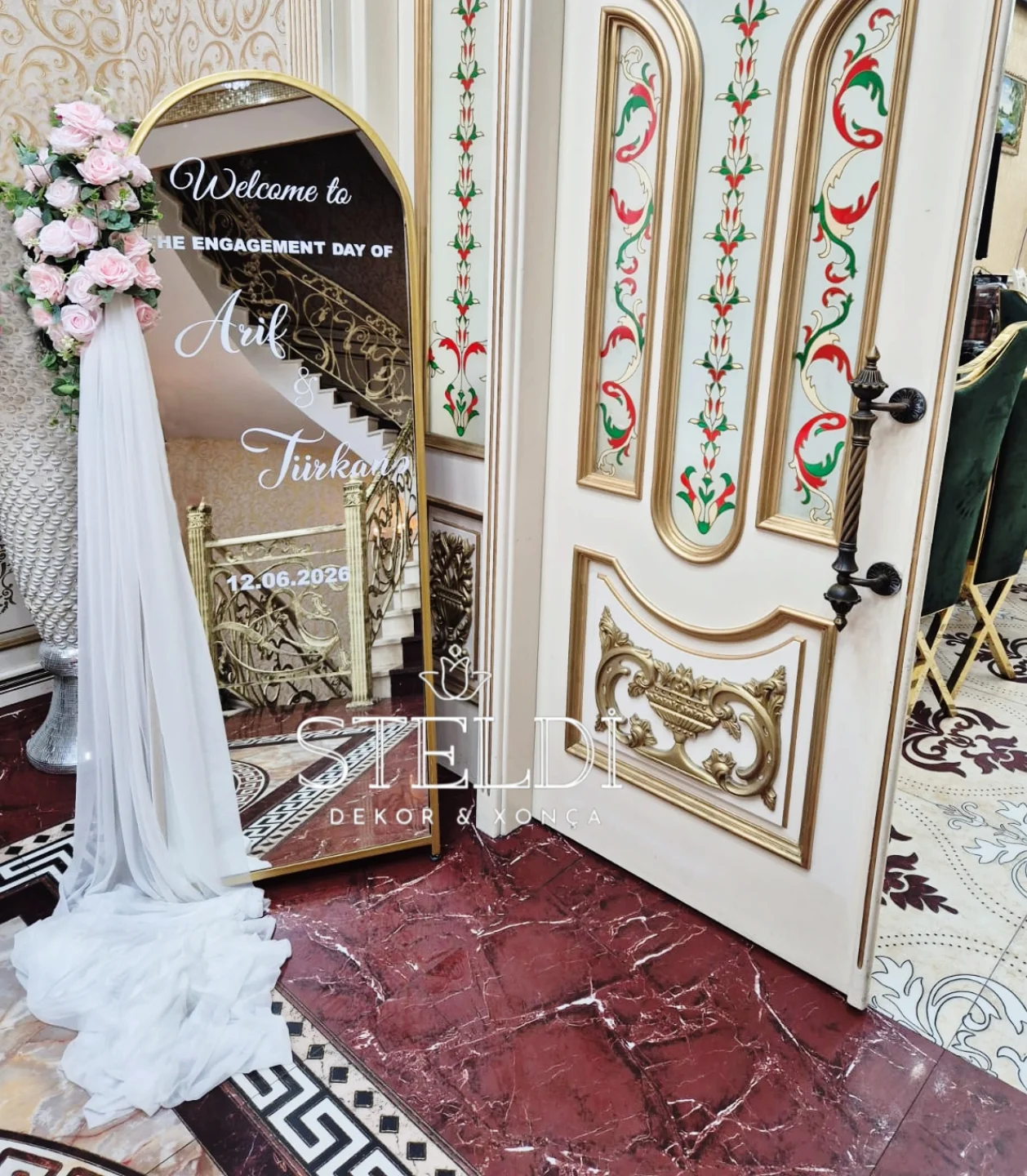 Qarşılama Güzgüləri və Dekoru