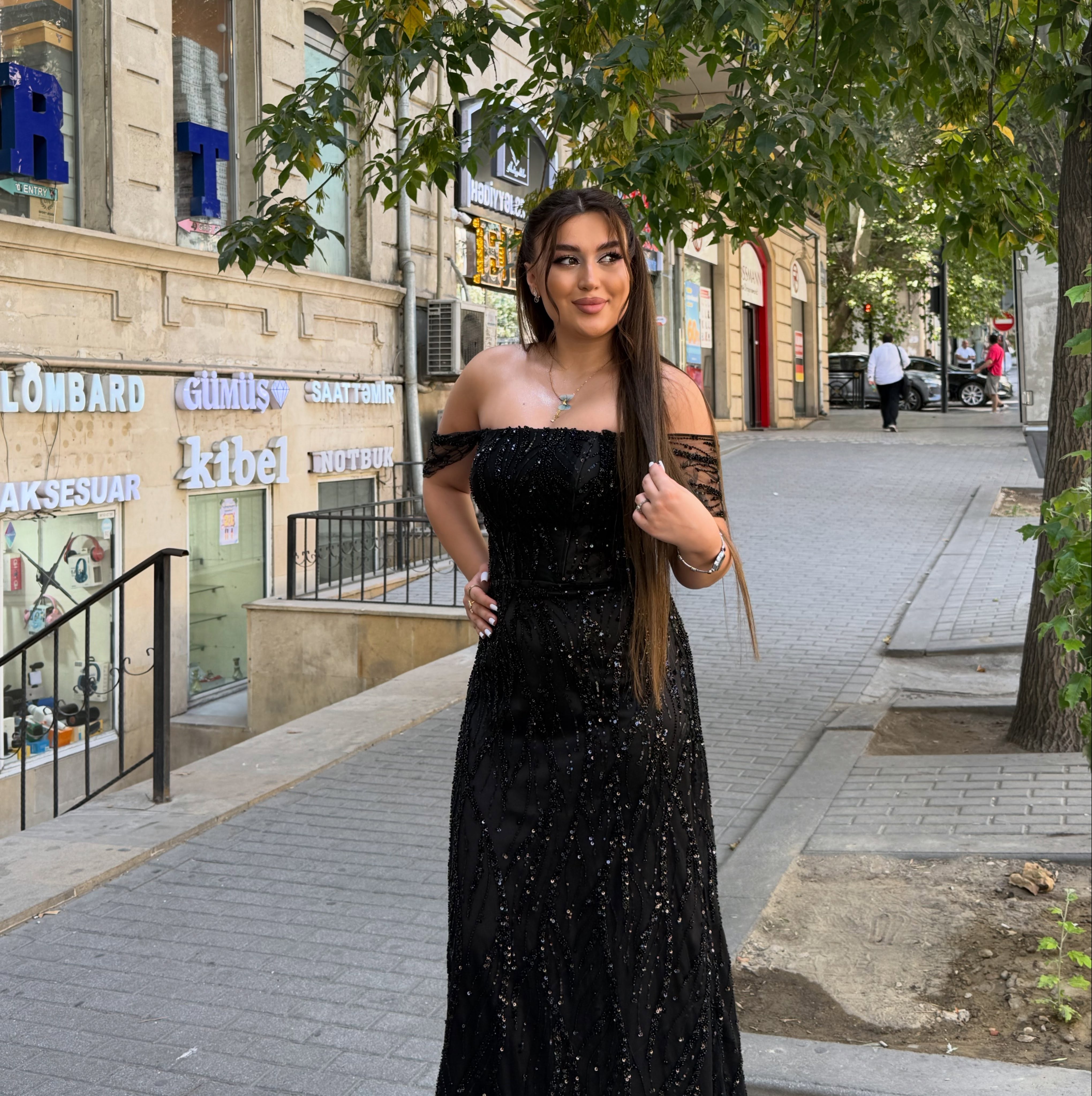 Ad Günü və Xüsusi Günlər Üçün Kirayə Ziyafət Geyimləri