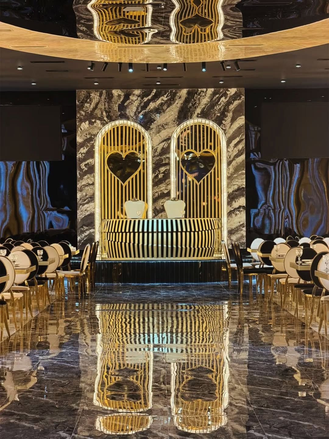 400 Nəfərlik Karvan Gold Hall Toy və Mərasim Zalı