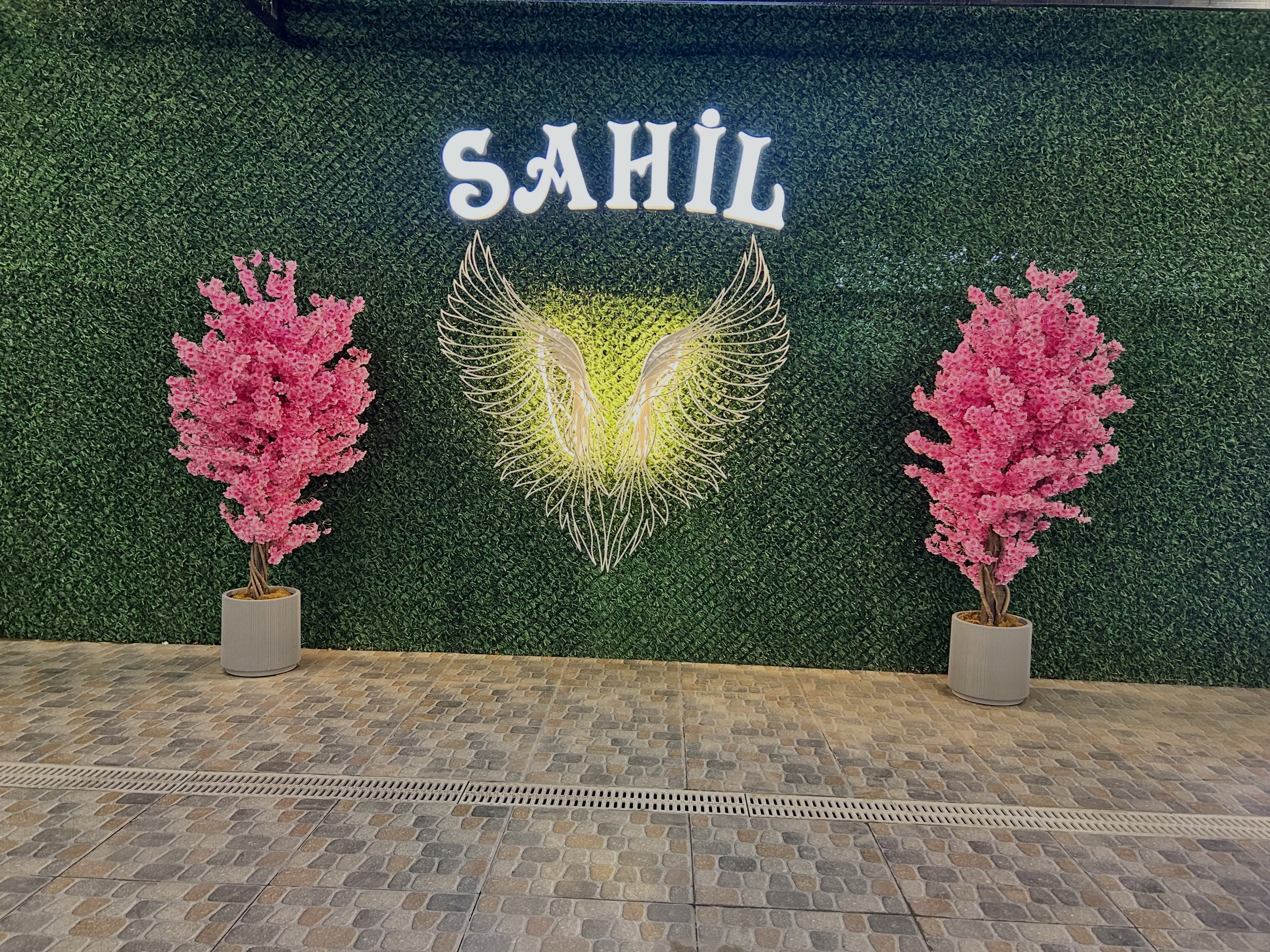 Ailəvi Ziyafətlər və Dəniz Mənzərəli Şam Yeməyi