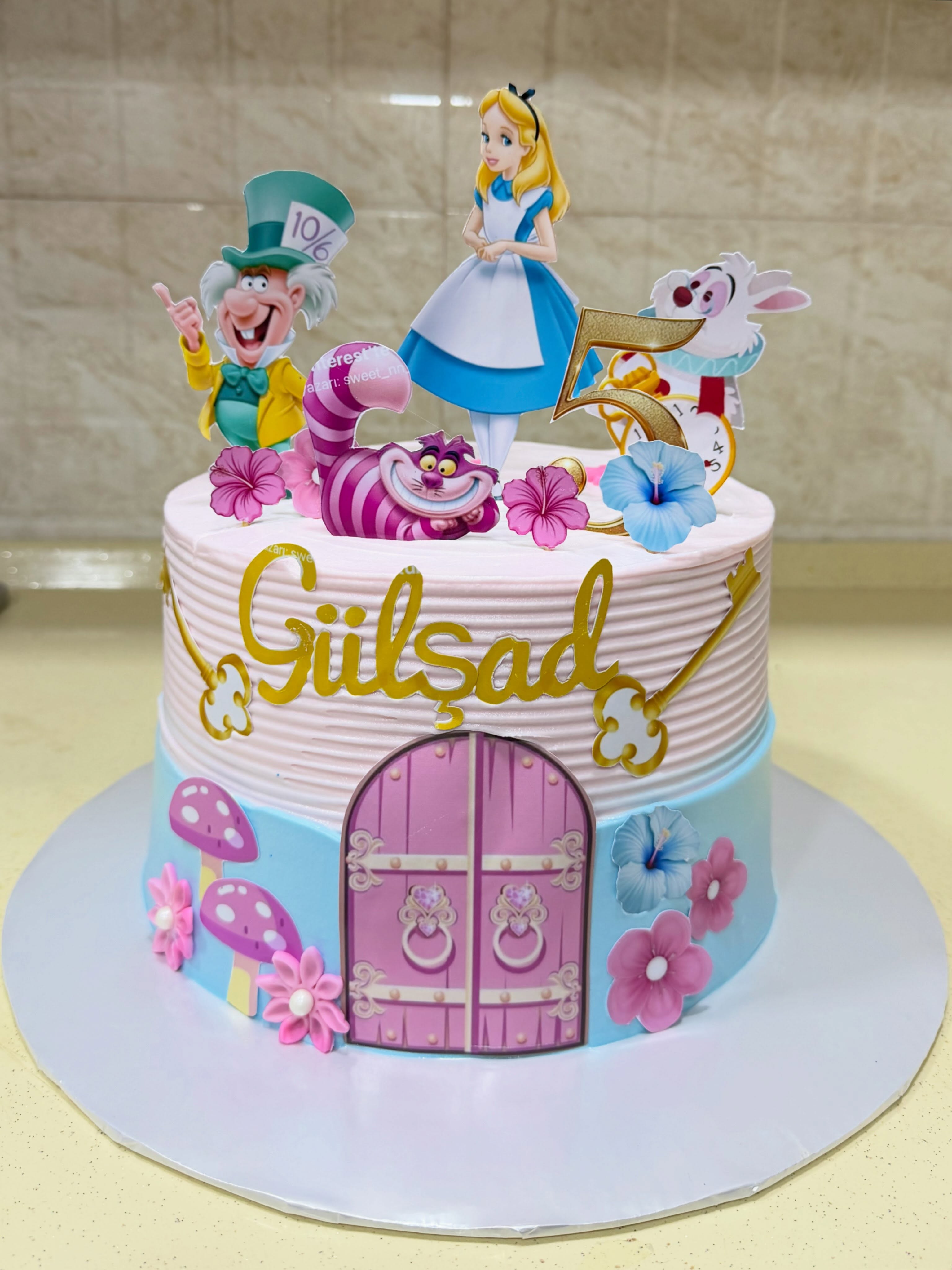Uşaq və Gender Reveal Tortları