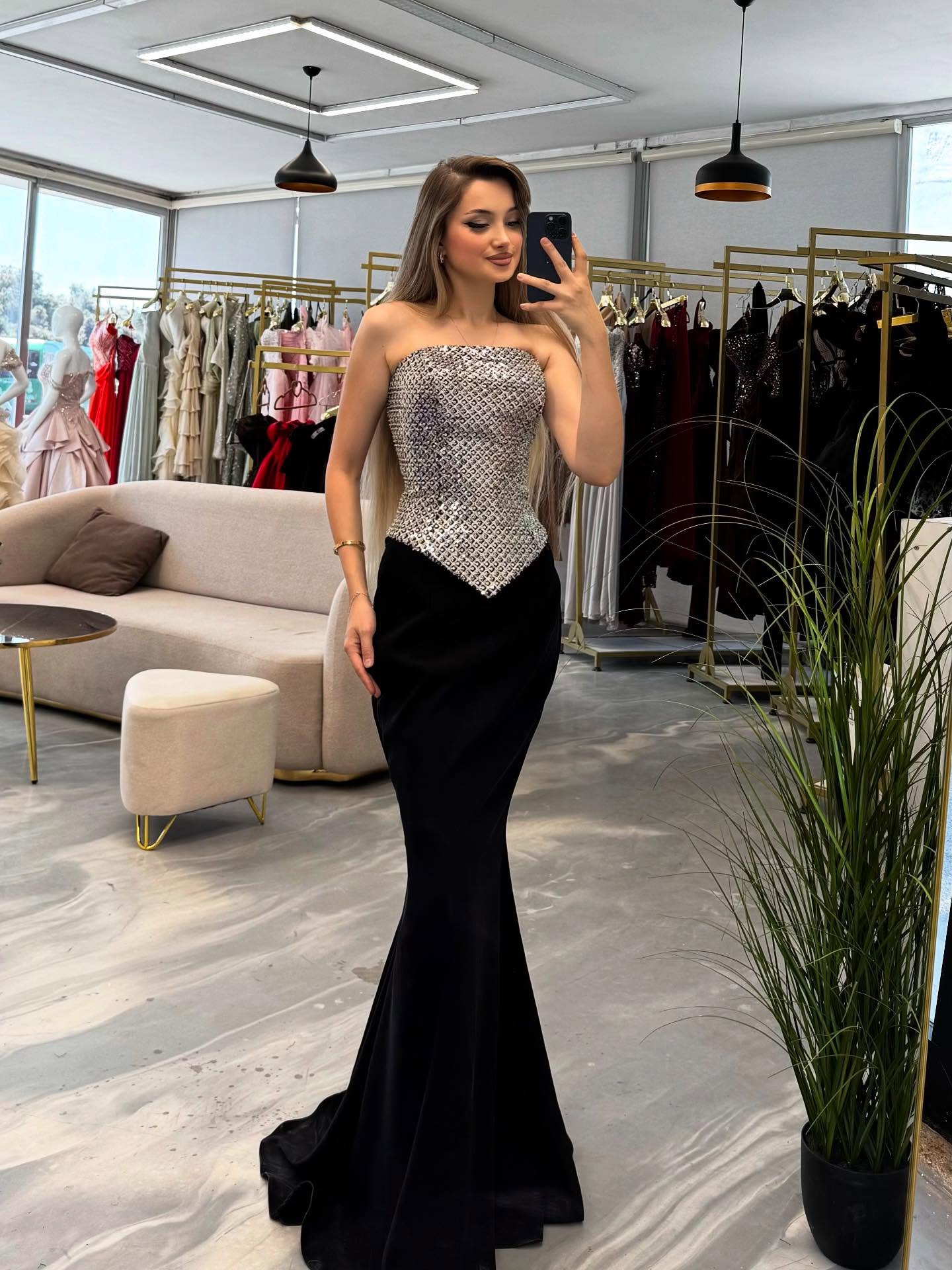 Ziyafət Geyimlərinin Satışı