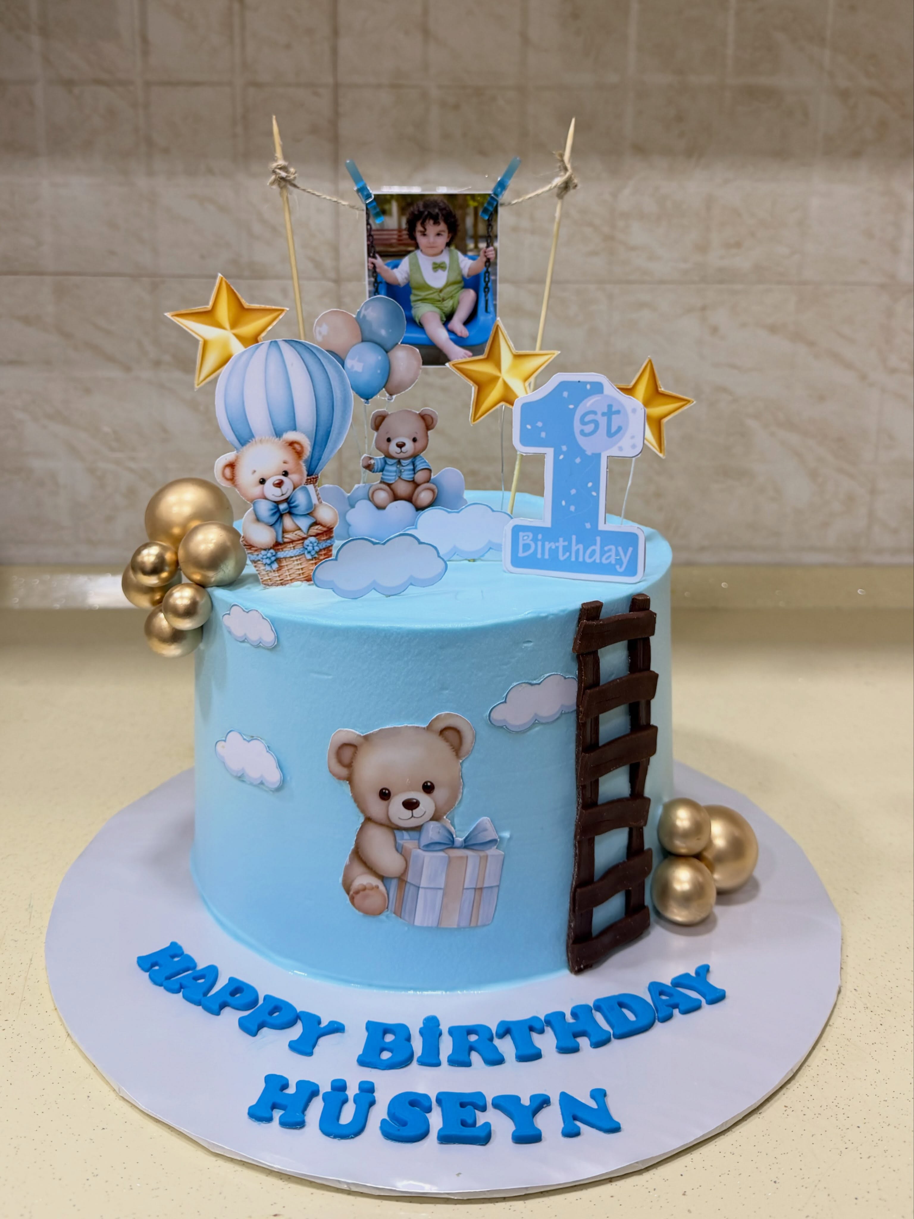 Uşaq və Gender Reveal Tortları