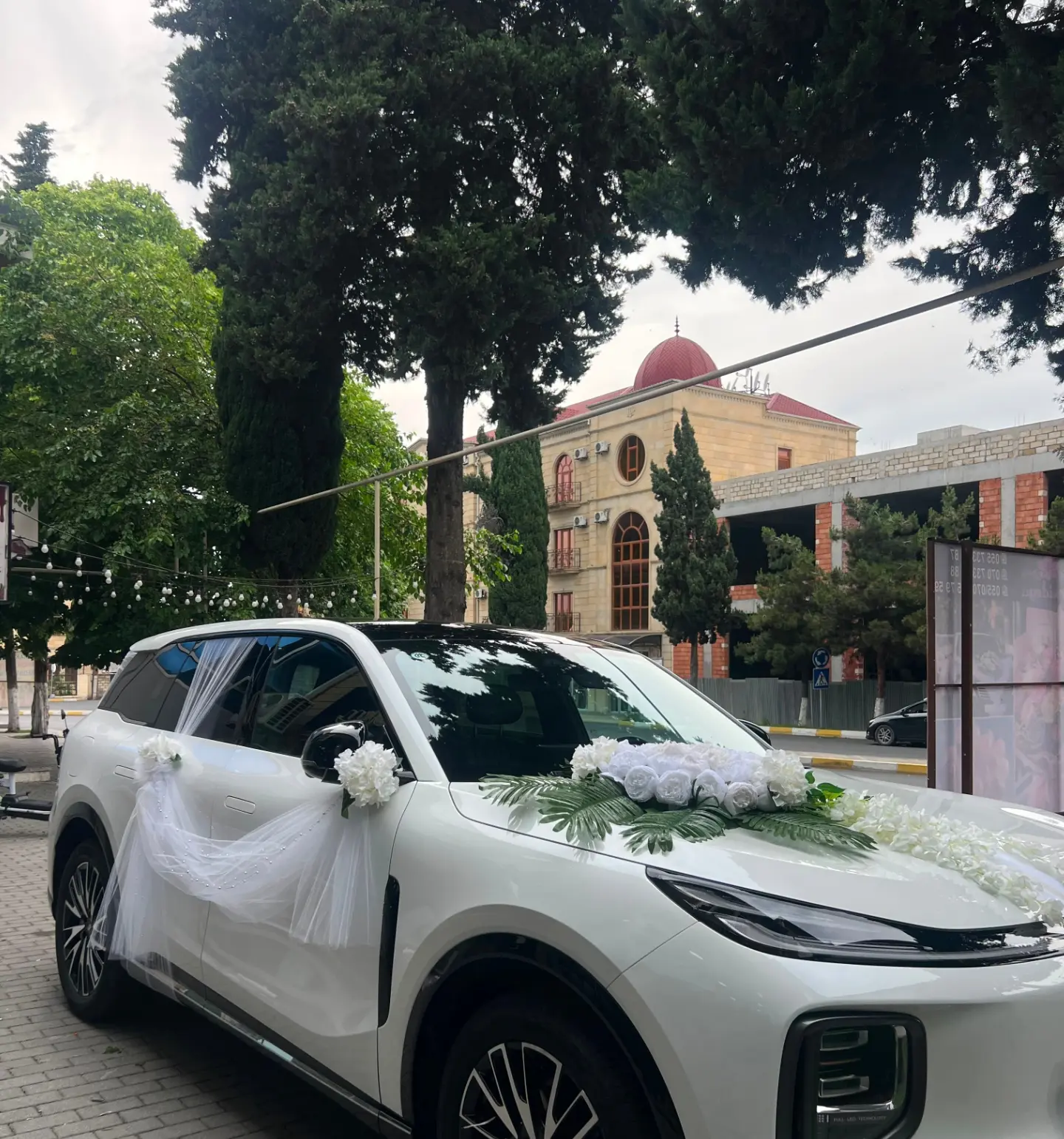 Gəlin və Toy Maşınlarının Bəzədilməsi