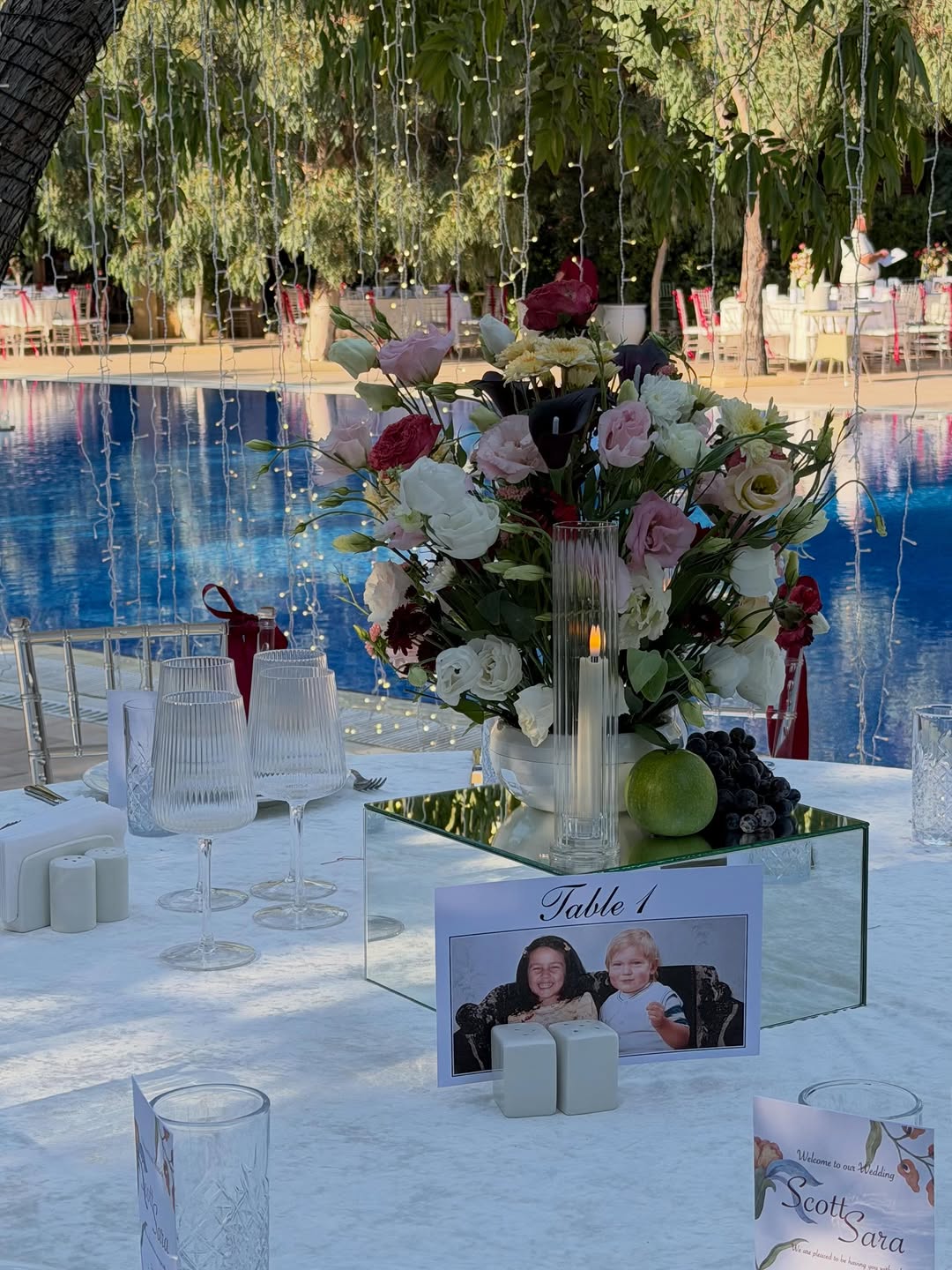 Təbii Gül Kompozisiyaları və Məkan Floristikası