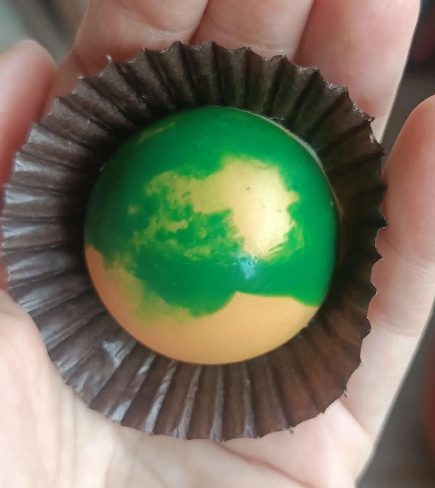 Karamel İçlikli Xırtıldayan Bonbon Şokoladlar