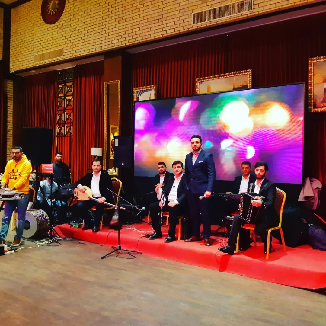Nişan Məclisləri Üçün Aparıcı və Musiqi Xidməti