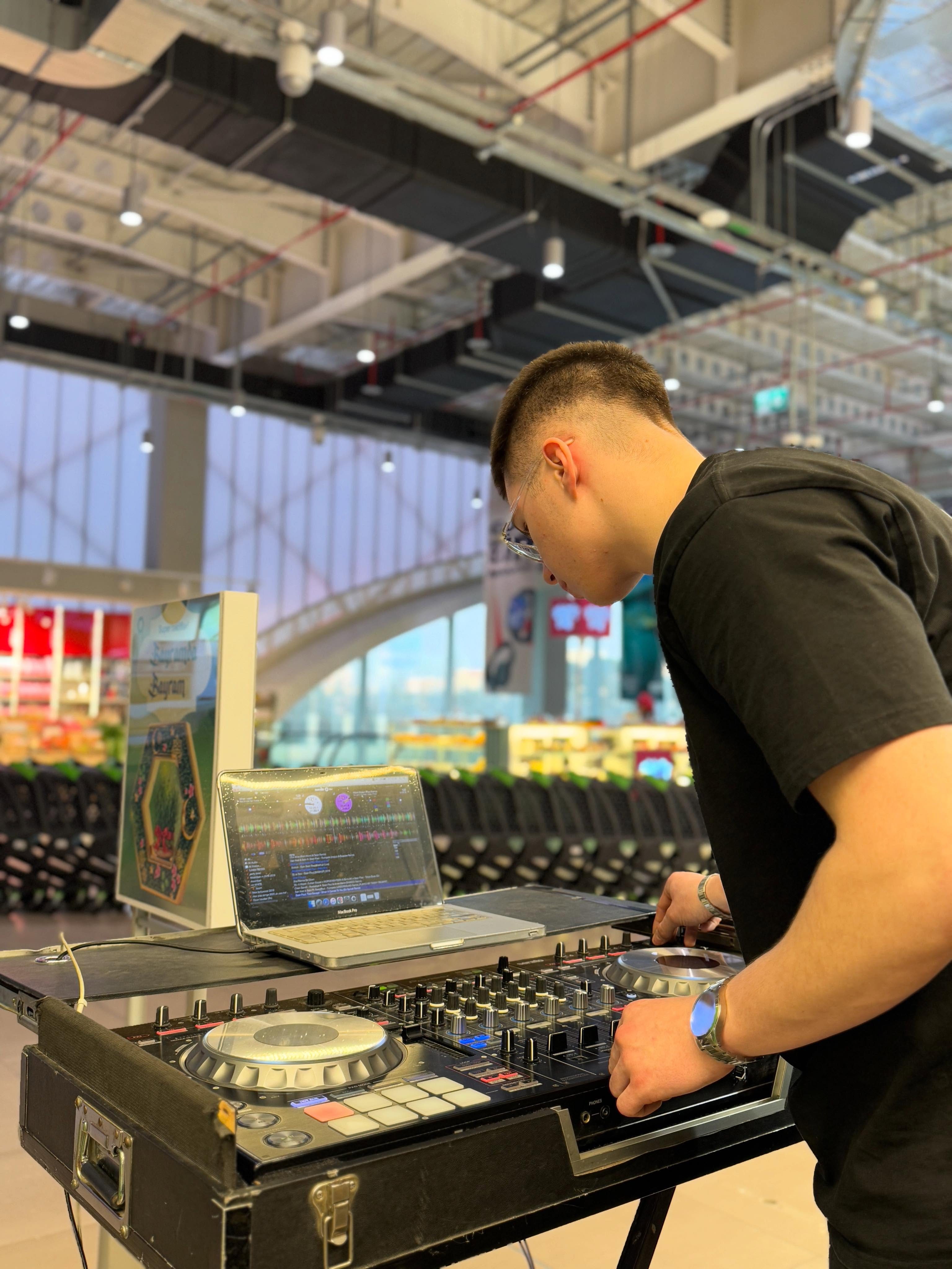 DJ TIMURR