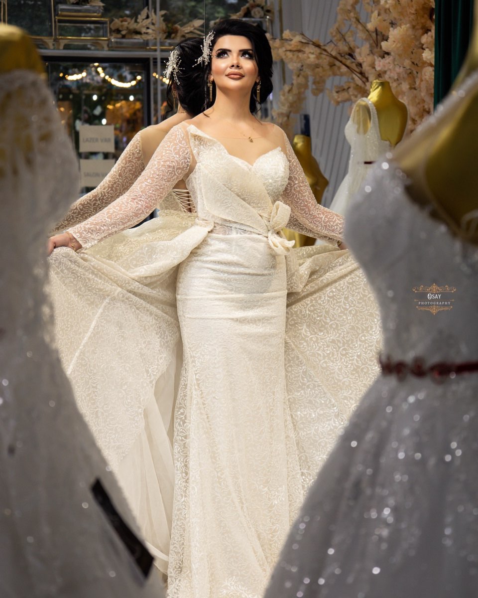 Zərif Balıq Model Gəlinliklər