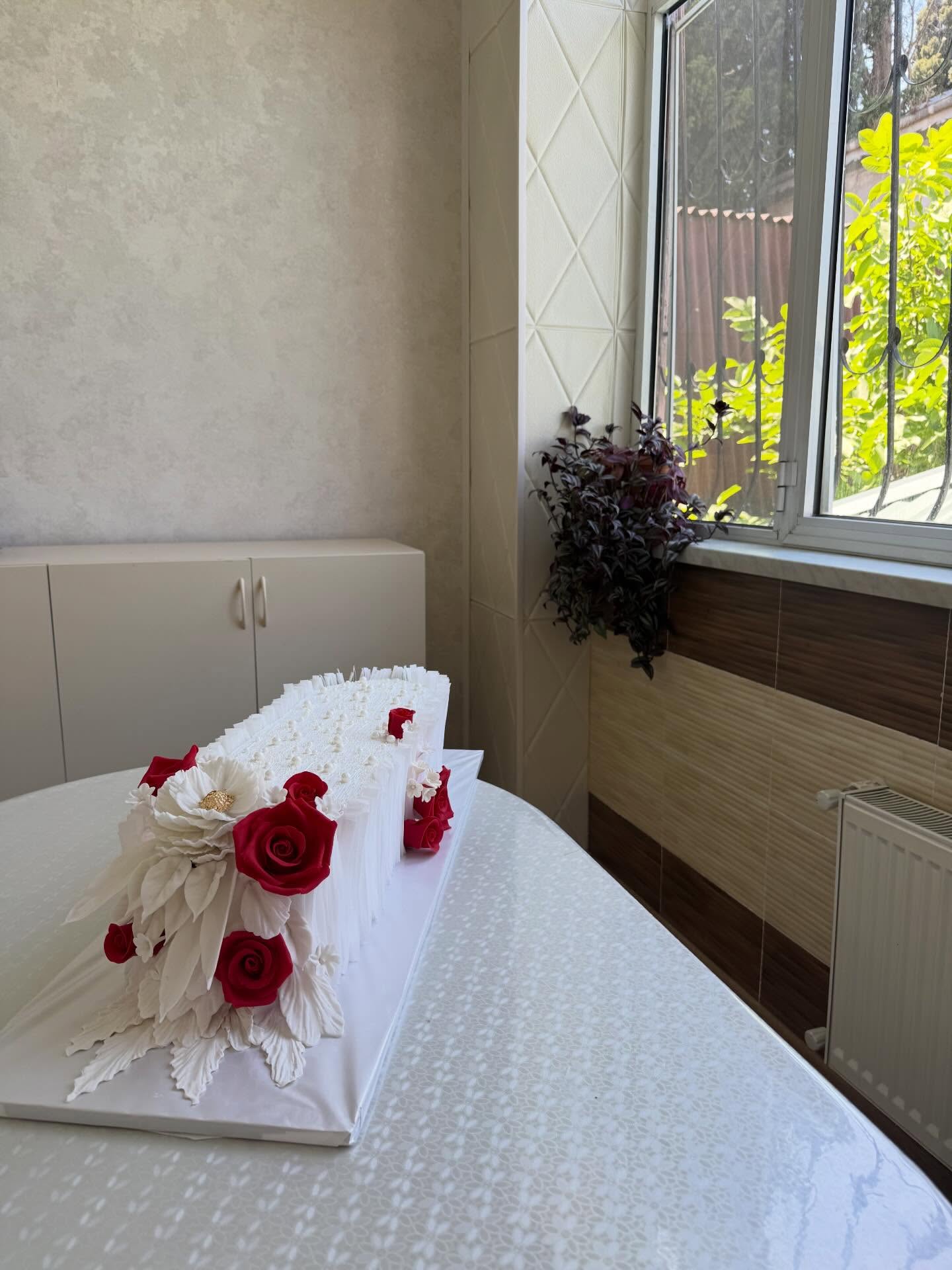 Ad Günü və Yubiley Tortları