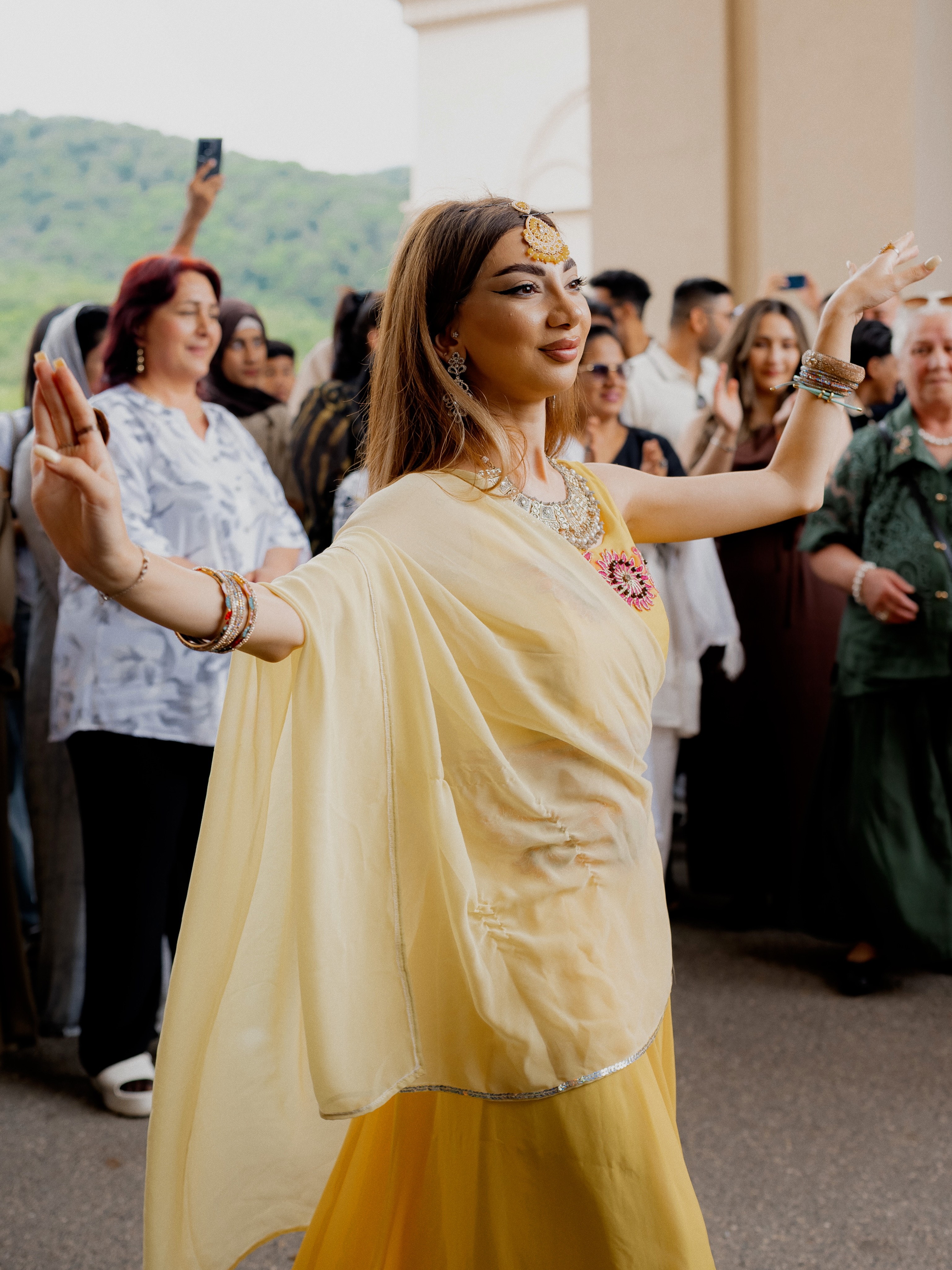 Ziyafət və Gece Libasları