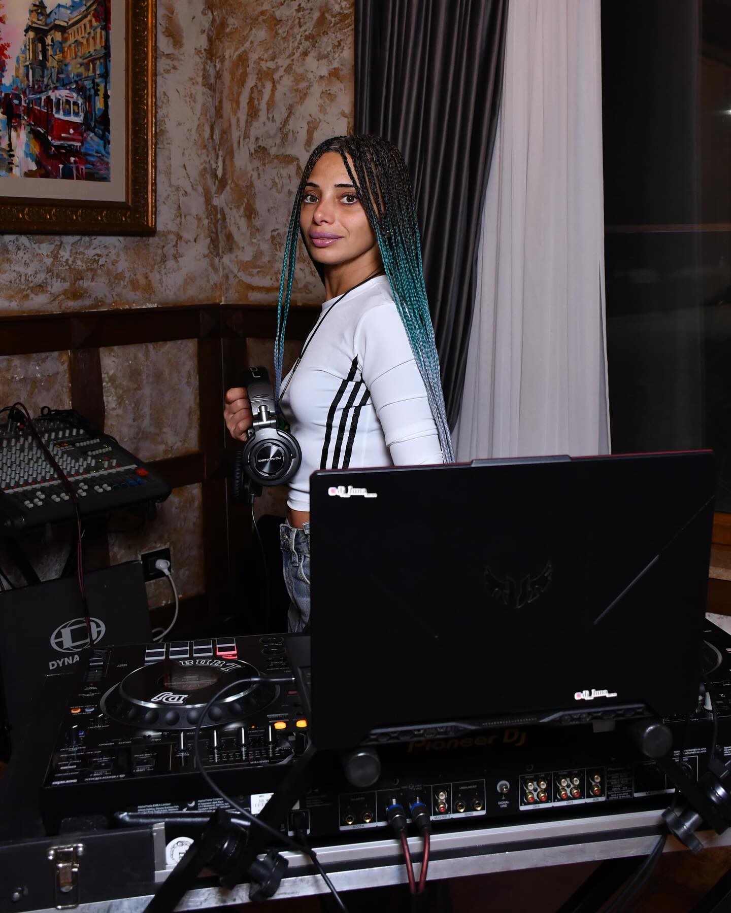 DJ LUNA