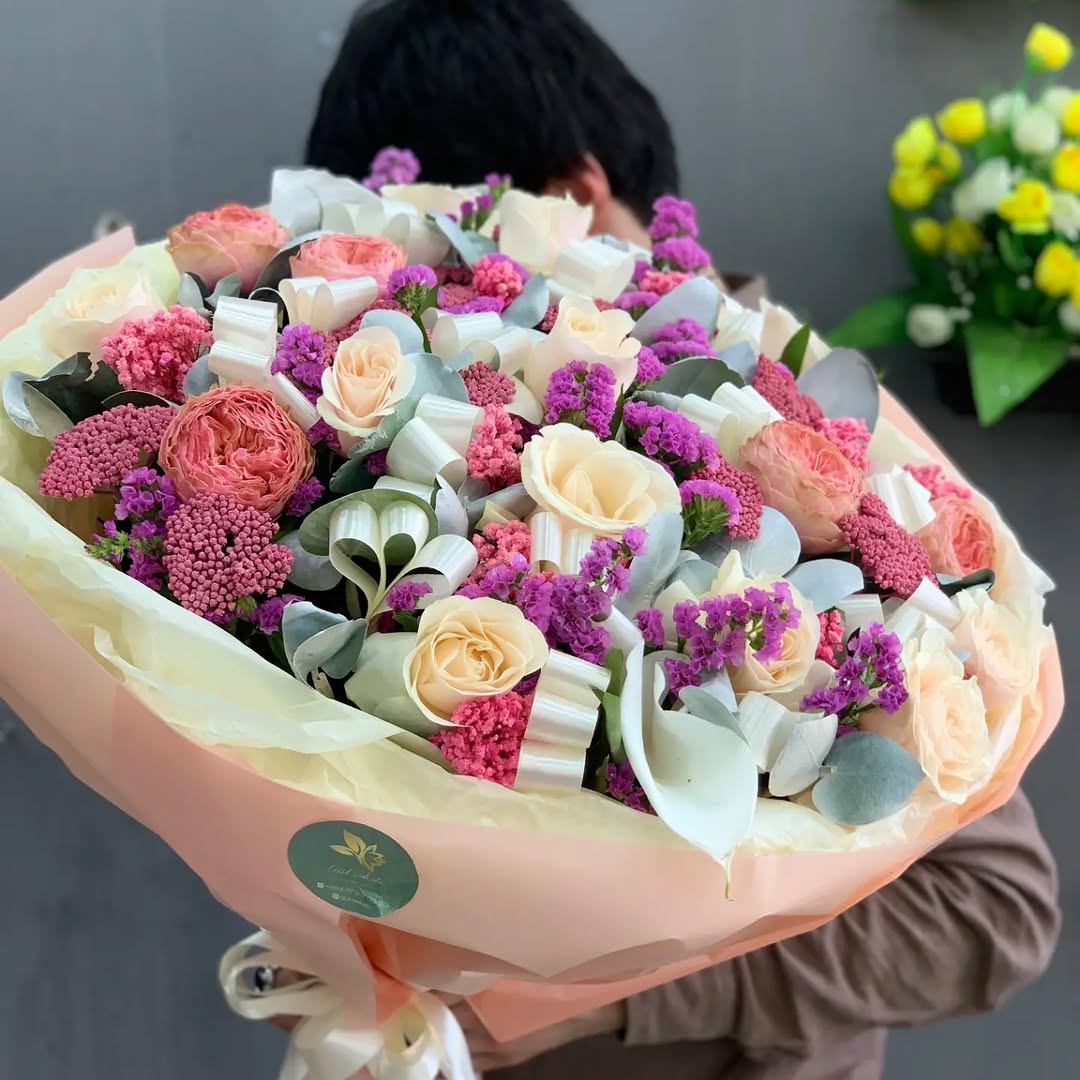 Hər Növ Canlı Gül Buketləri