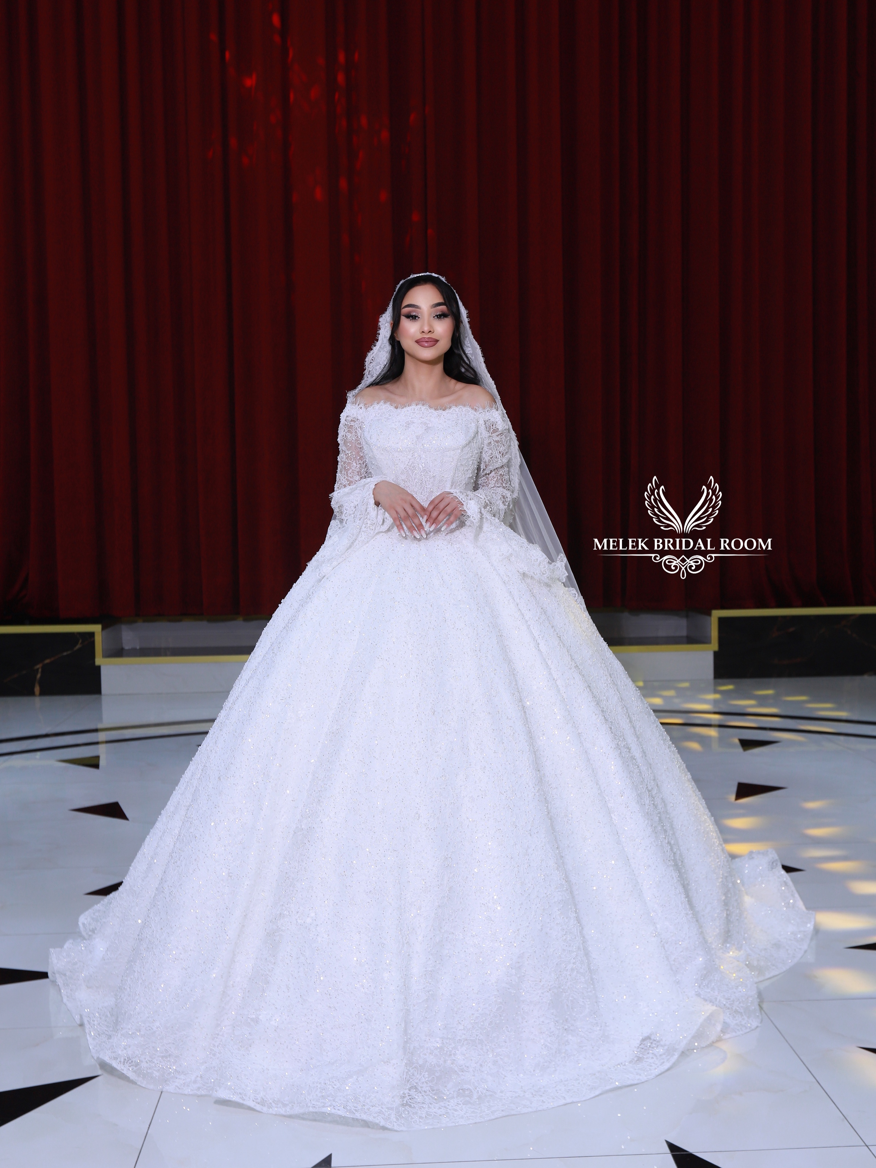 Qabarıq (Ball-Gown) Gəlinliklər