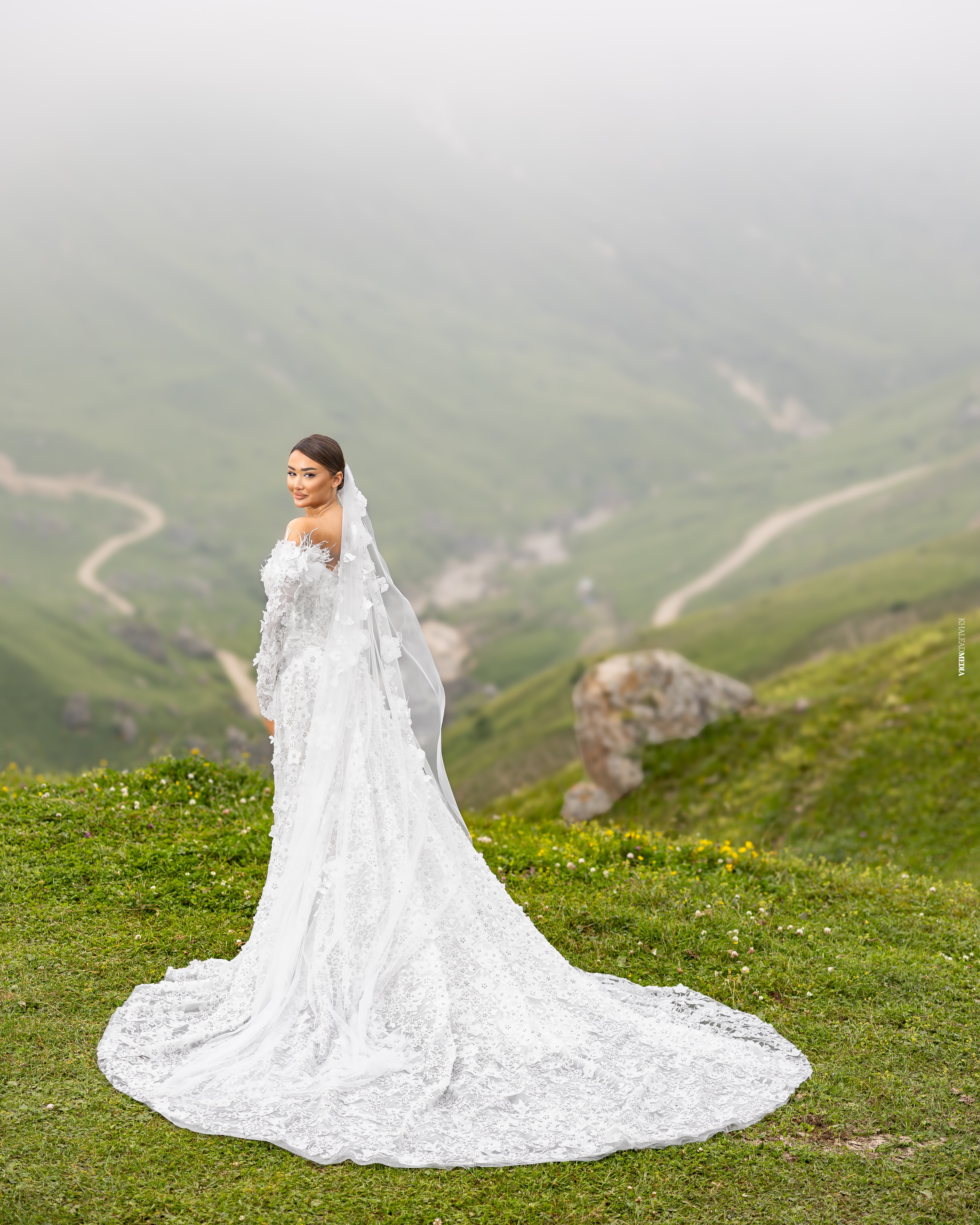 Zərif Balıq Model Gəlinliklər
