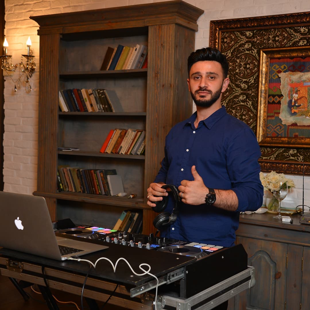 Nişan Tədbirləri üçün DJ Xidməti