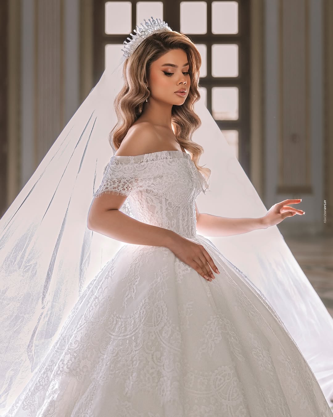 Klassik Balo və A-line Model Gəlinliklər
