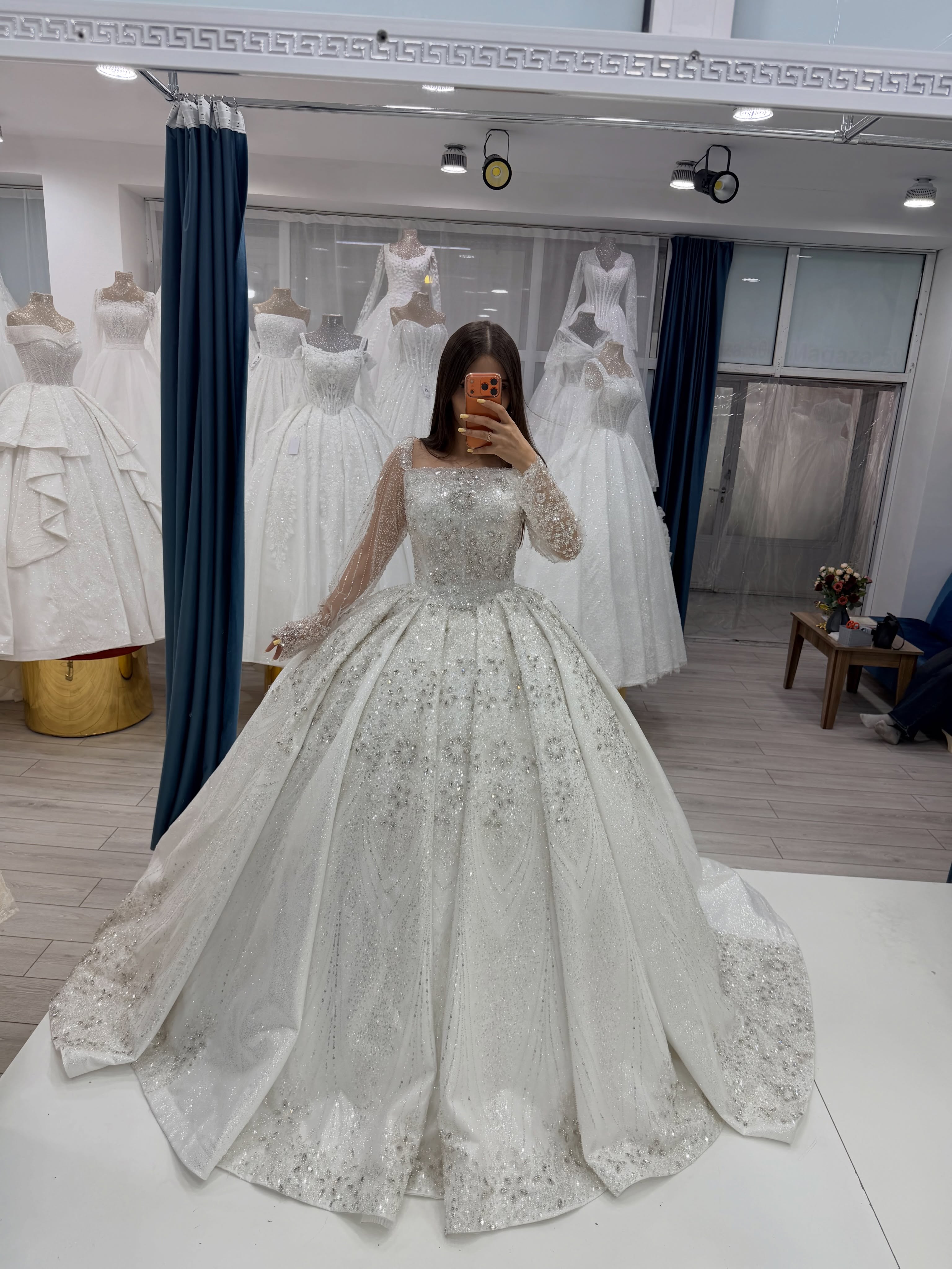 Qabarıq Model Gəlinliklər