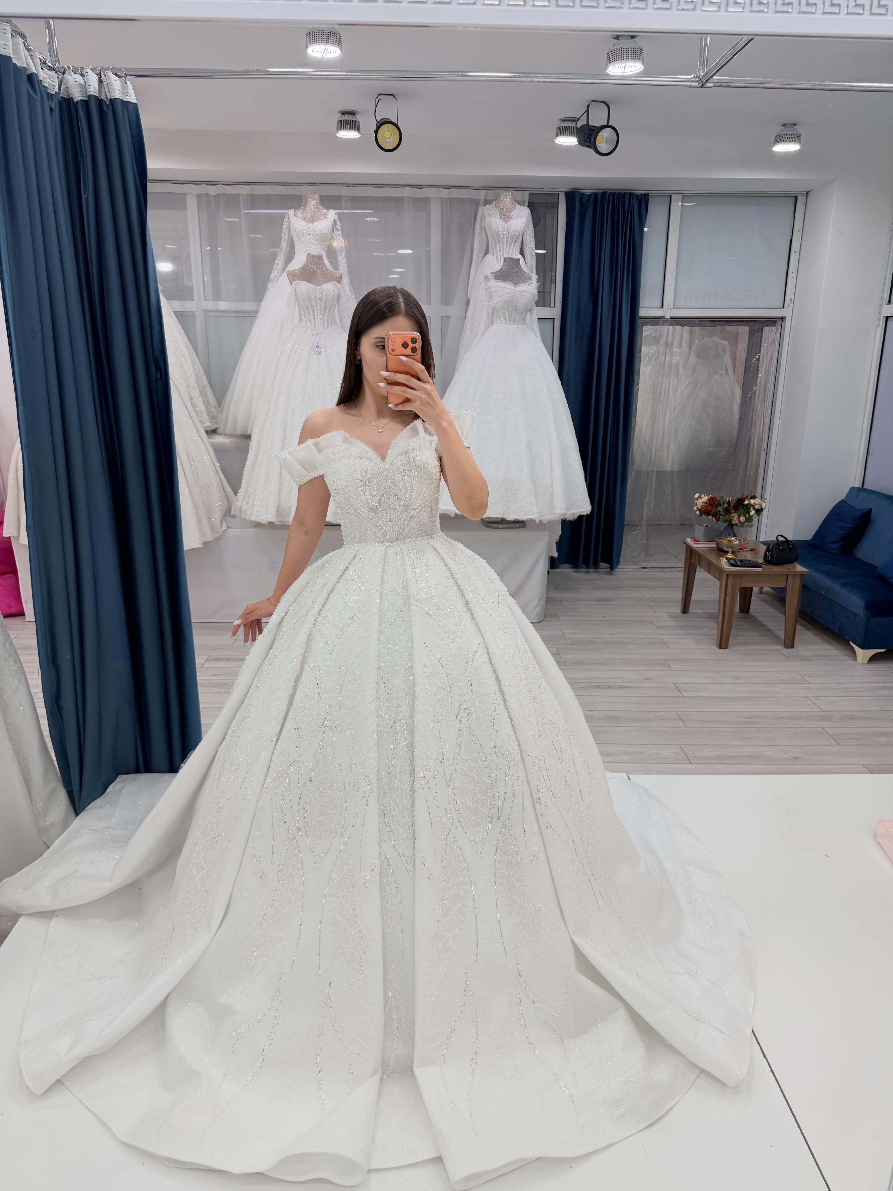 Qabarıq Model Gəlinliklər