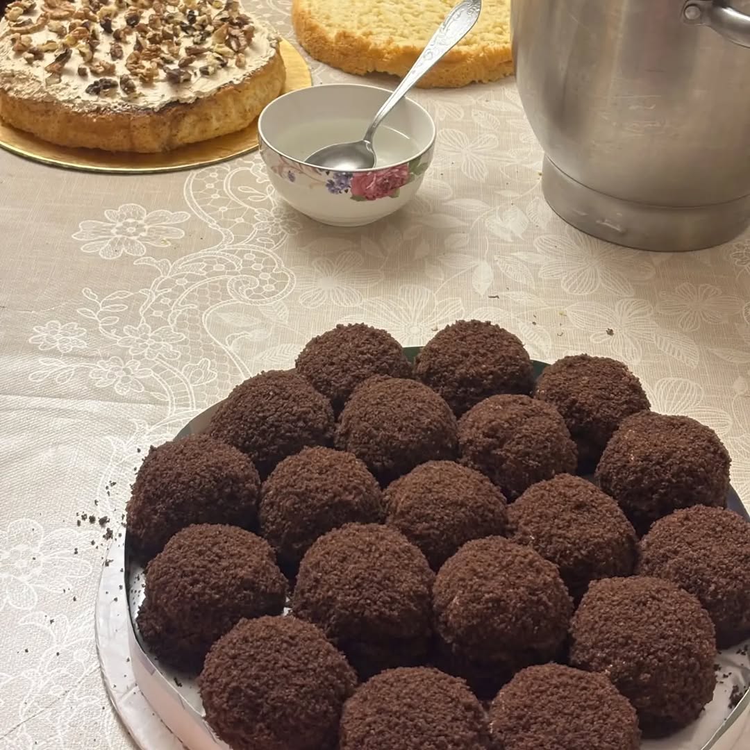 Klassik Ev Tortları (Medovik, Spartak, Köstəbək)