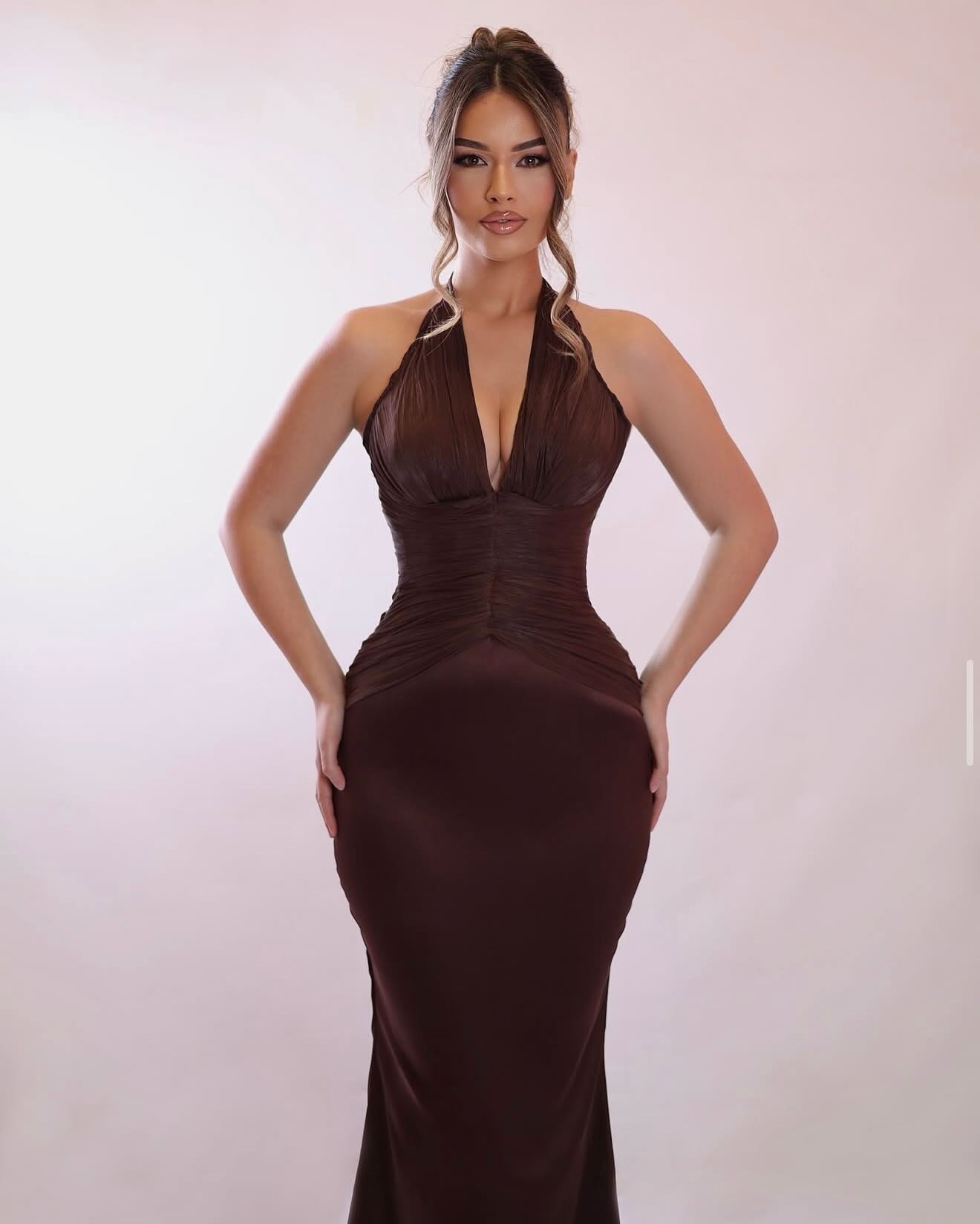 Məzuniyyət və özəl günlər üçün ziyafət geyimləri